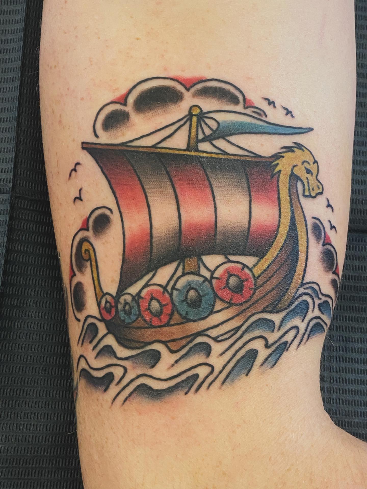 Tattoo by @il.tattoos — american_traditional