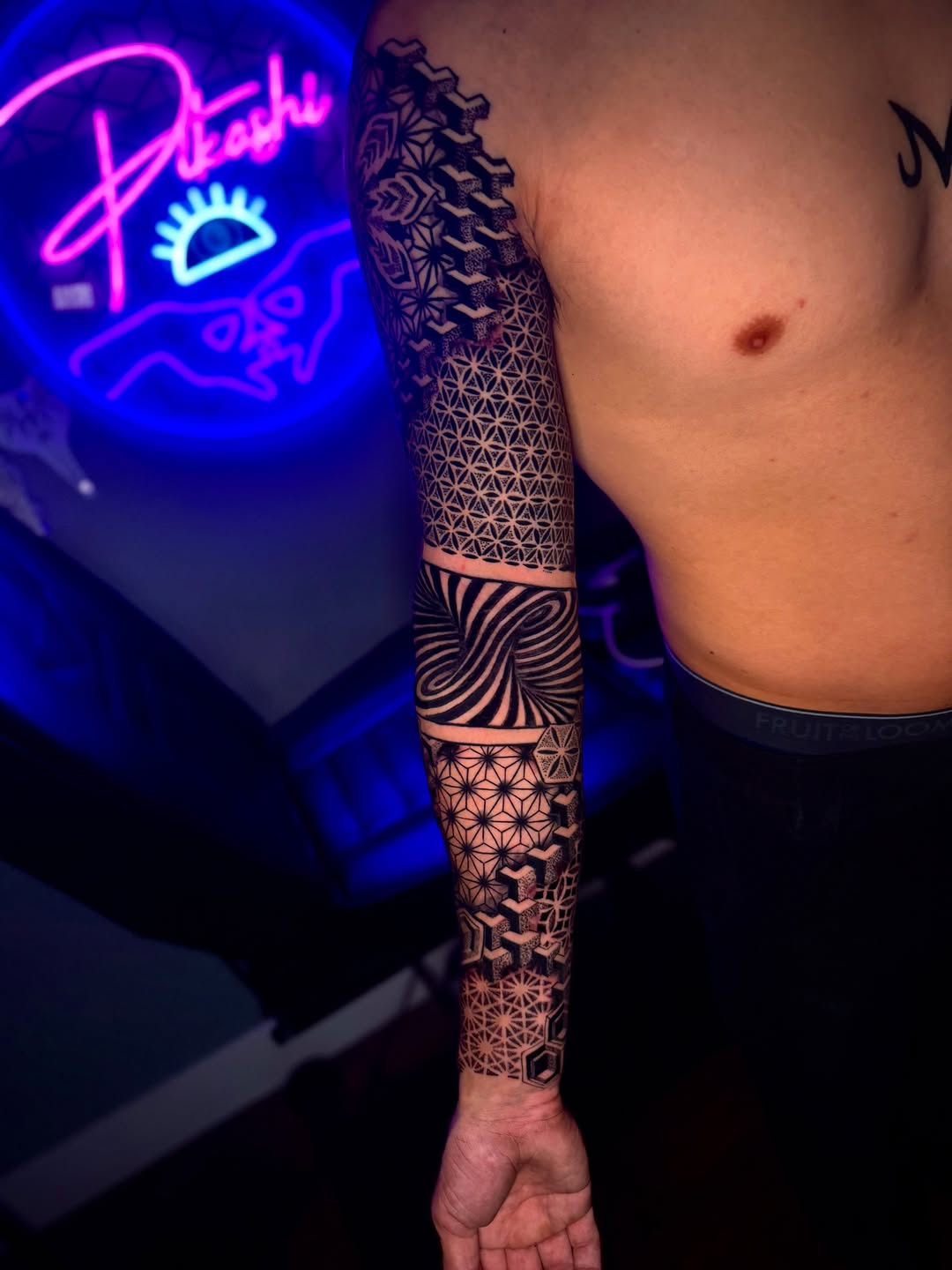 Tattoo by @pikashi_tattoos โ geometric, black_and_grey