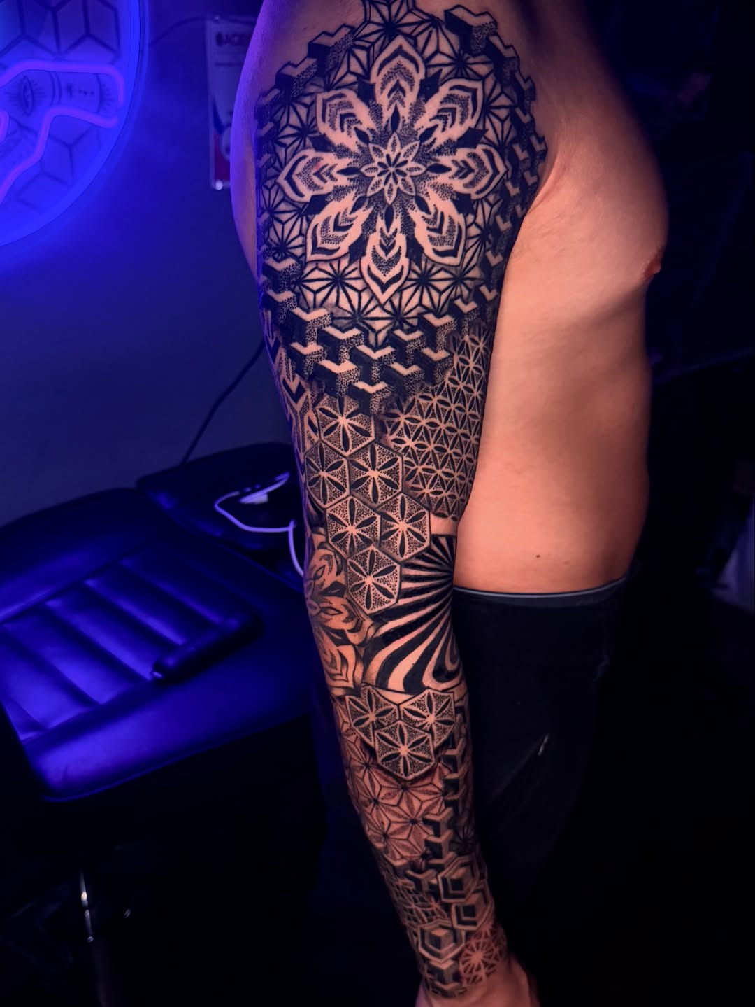 Tattoo by @pikashi_tattoos โ geometric, dotwork