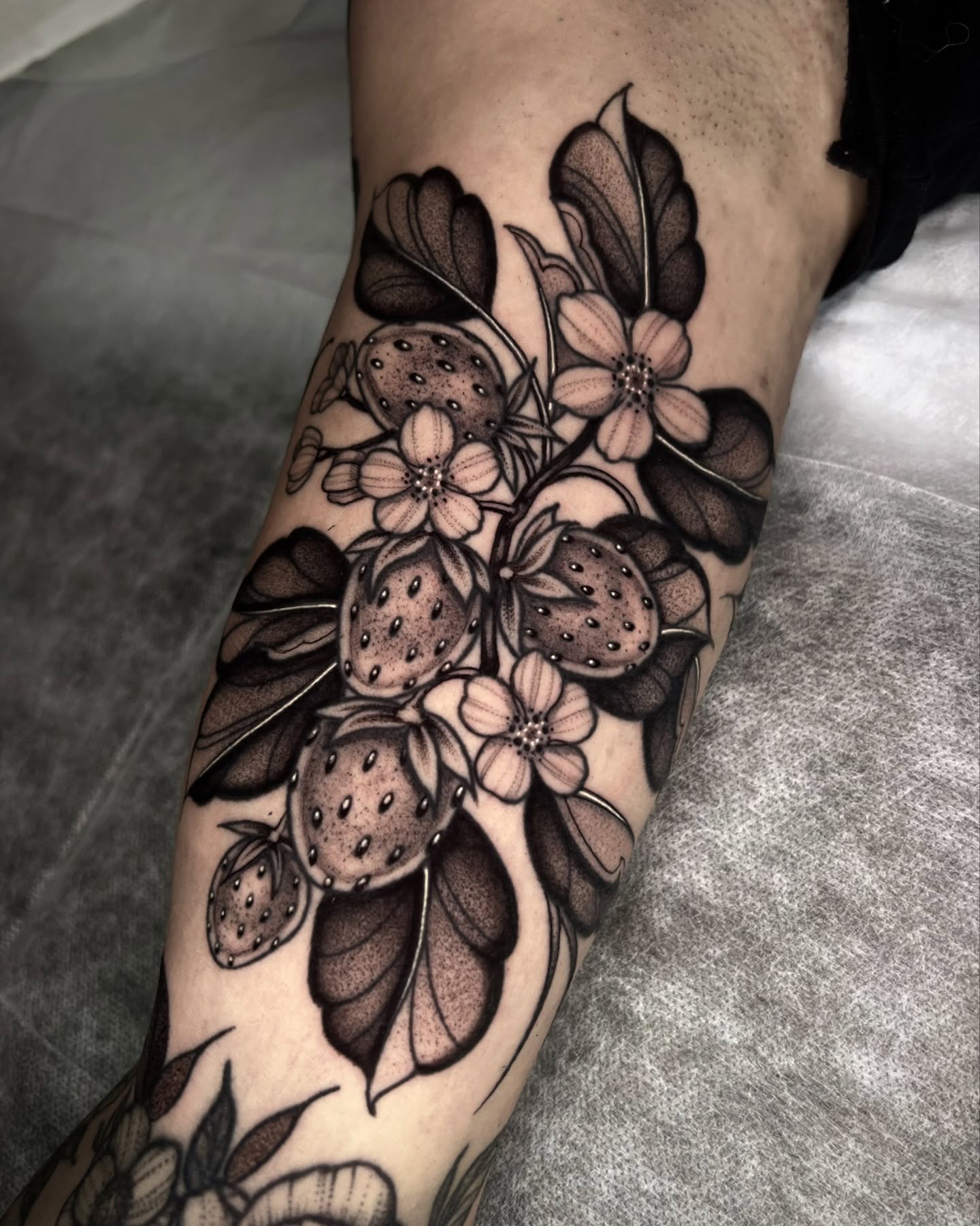 Tattoo by @caitybugink โ dotwork, black_and_grey