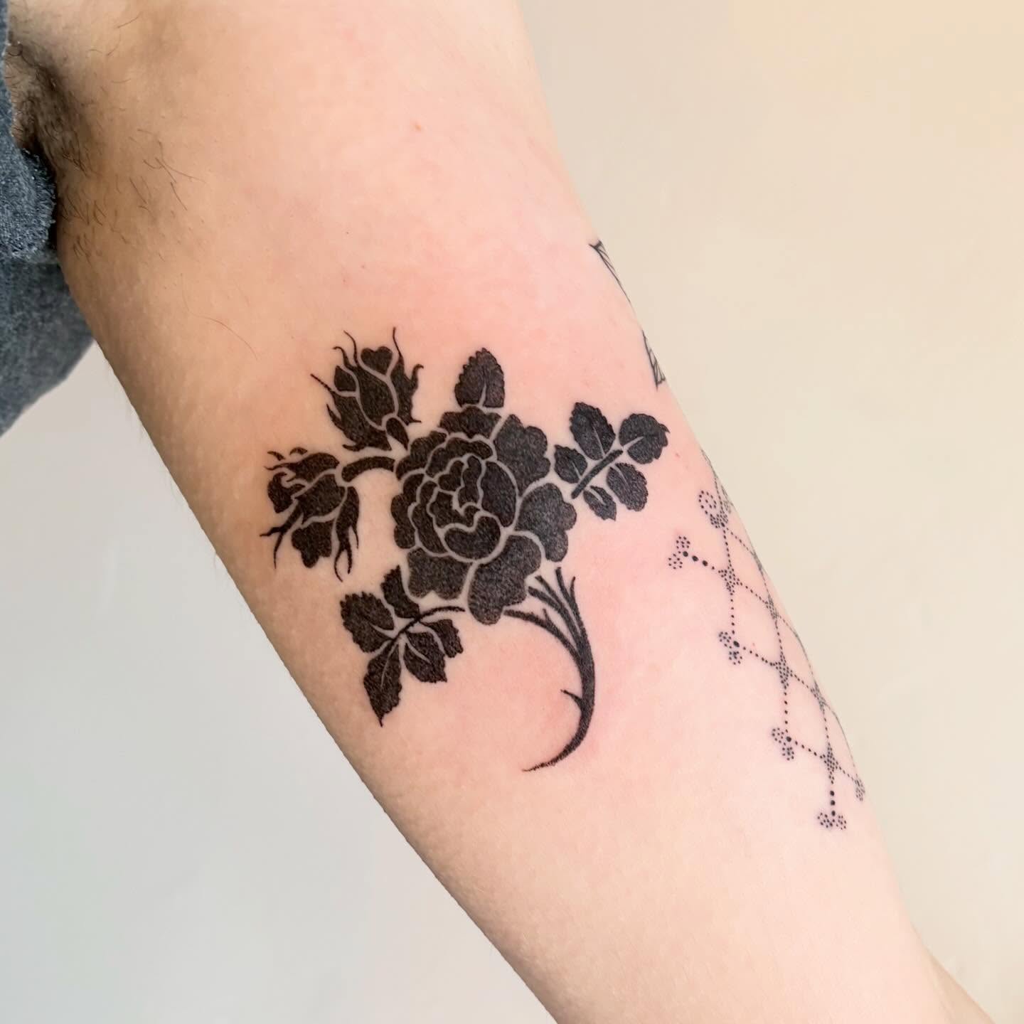 Tattoo by @alliemoontattoo — black_and_grey