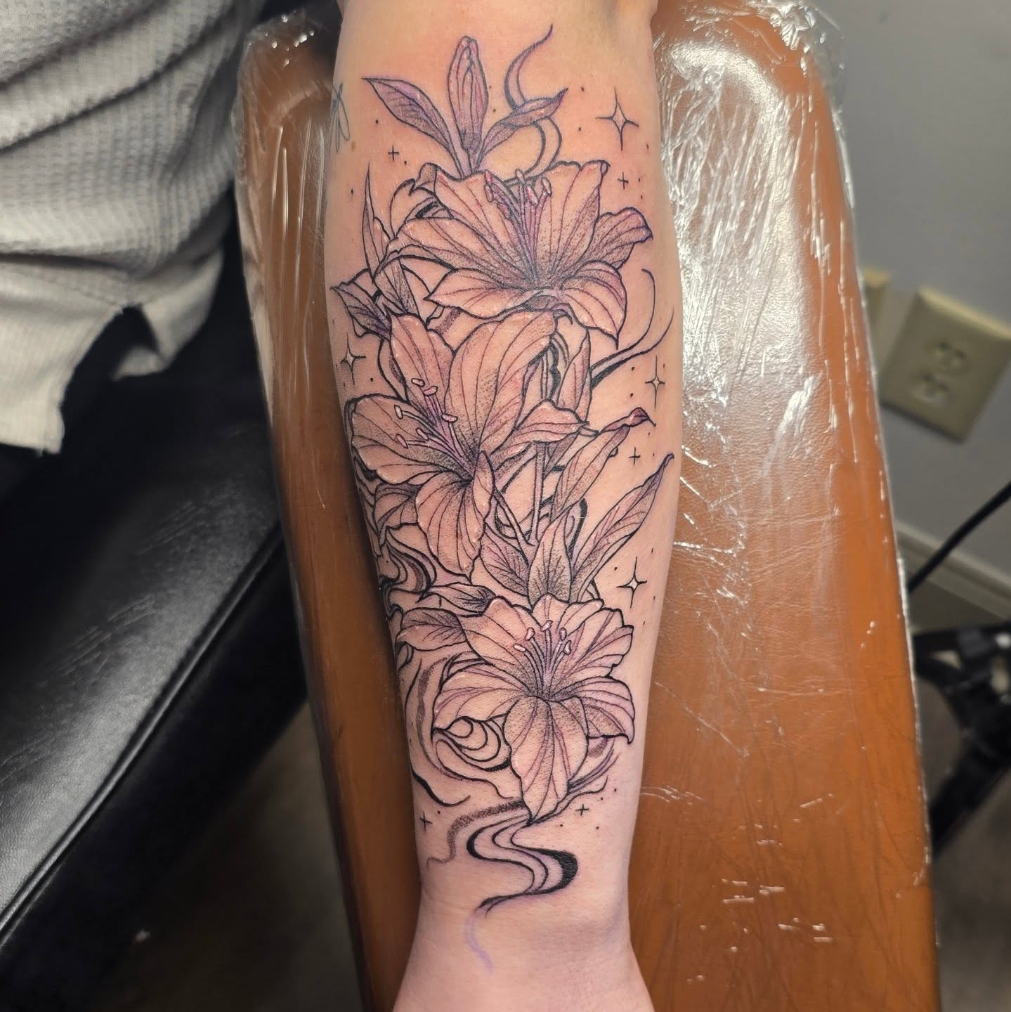 Tattoo by @foxkidstattoos — dotwork, realism