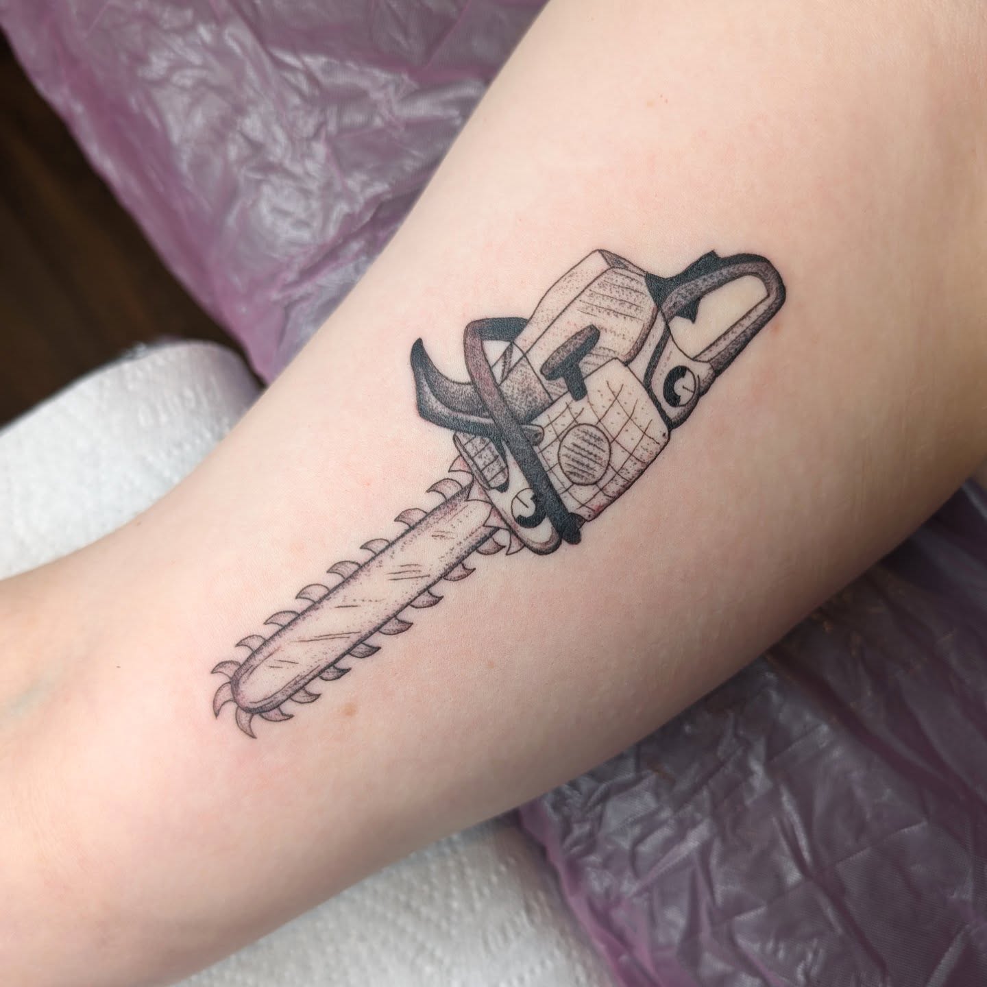 Tattoo by @mimtheyertattoos — black_and_grey