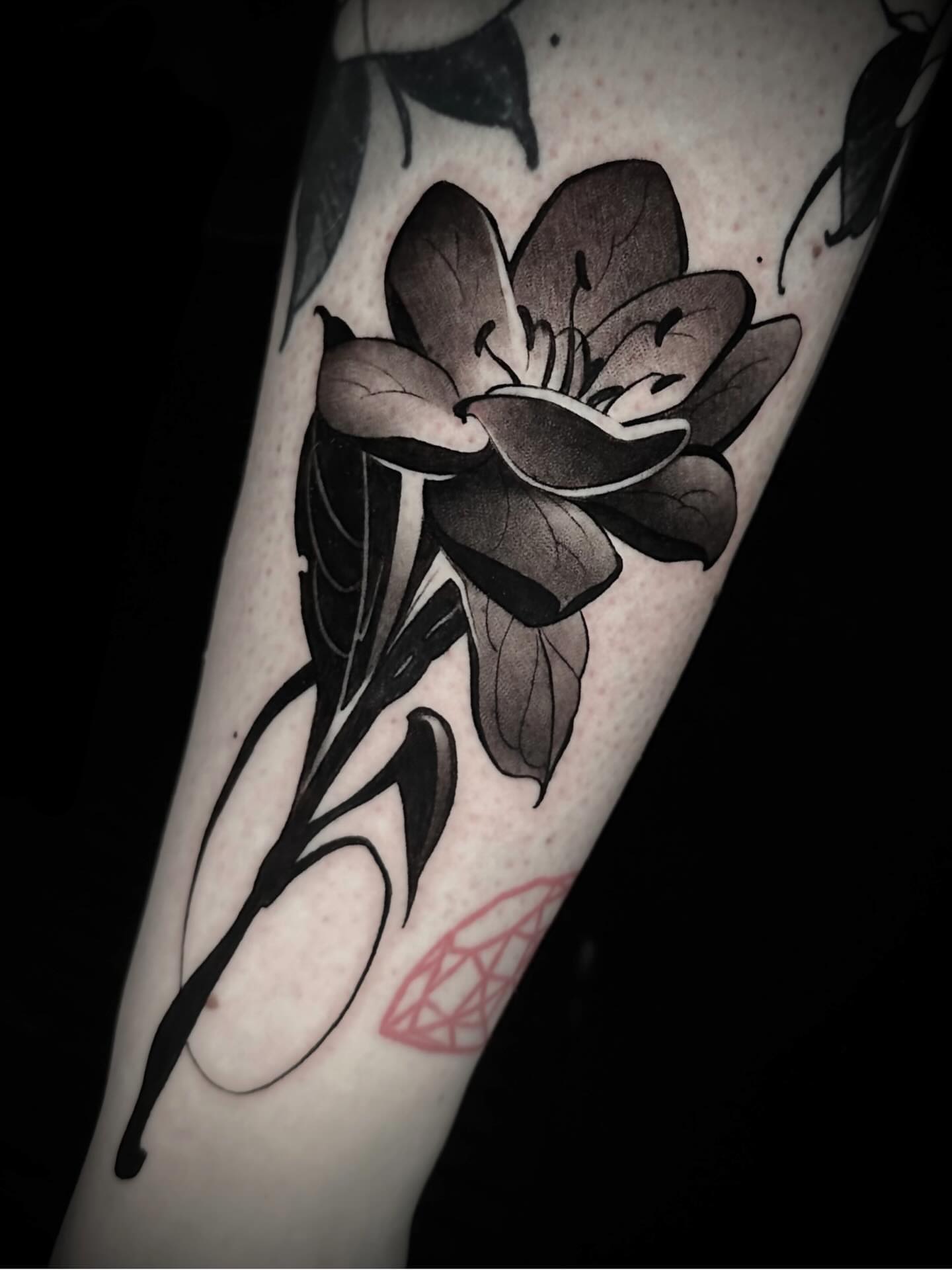Tattoo by @nathanadsitart — black_and_grey