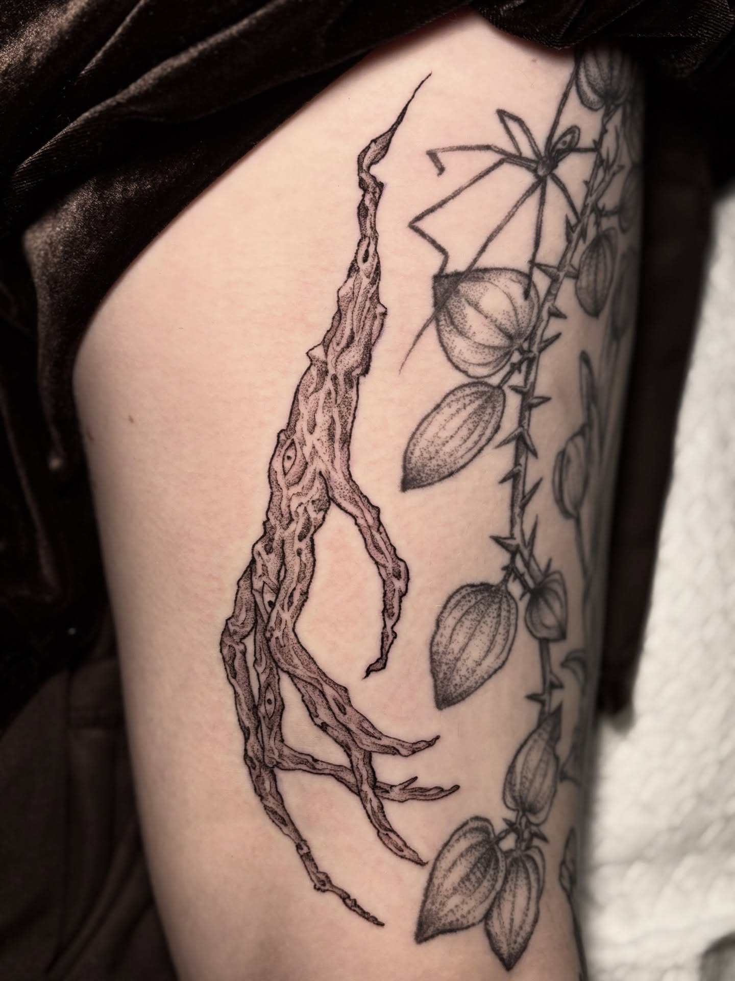 Tattoo by @eujeanmean — dotwork, black_and_grey