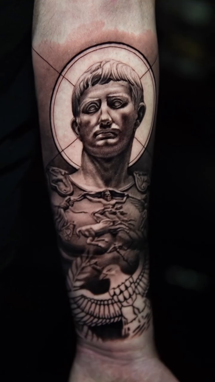 Roman emperor bust and skull realism tattoo by Mariella Elizabeth Paul ππ€