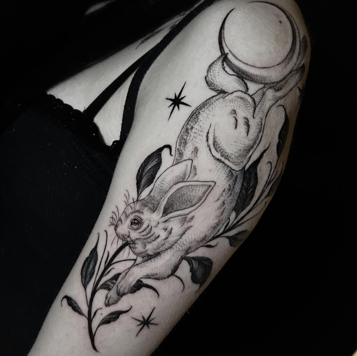 Tattoo by @ashleemshar — black_and_grey, realism
