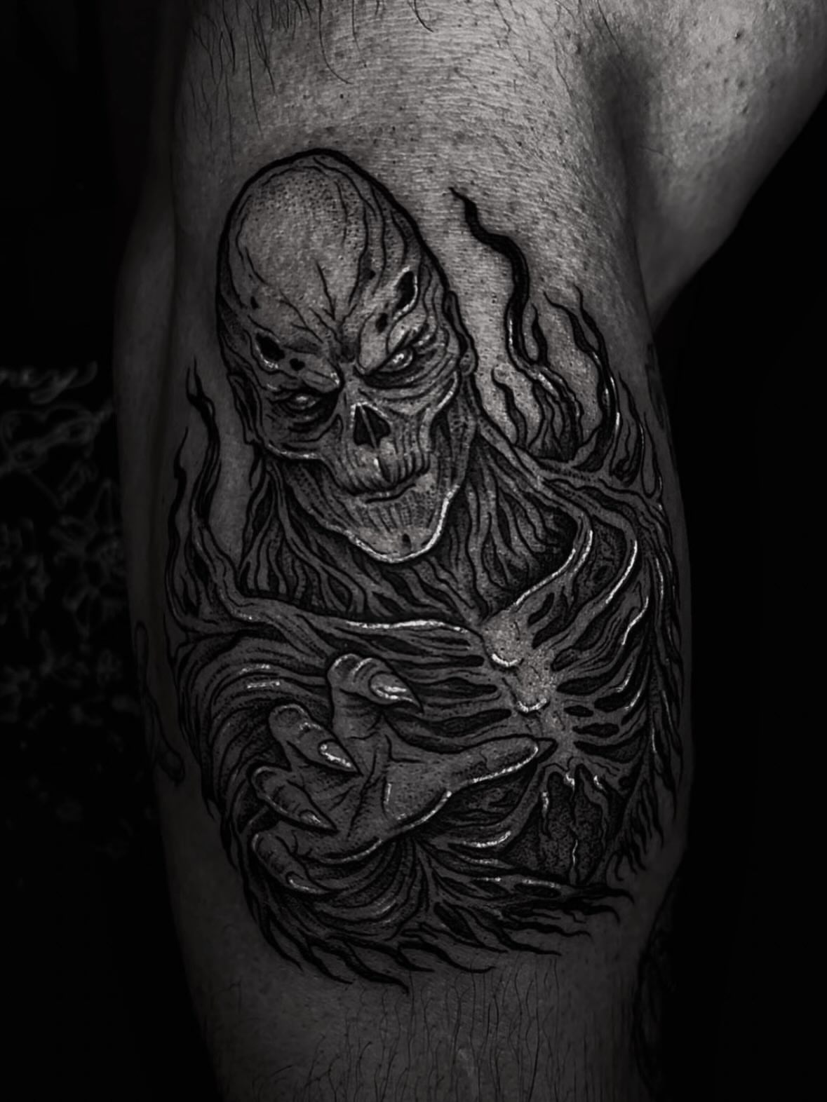 Ghostly figure dark realism tattoo on the thigh by ๐ถ๐๐๐๐ ๐ฝ๐๐๐๐๐
