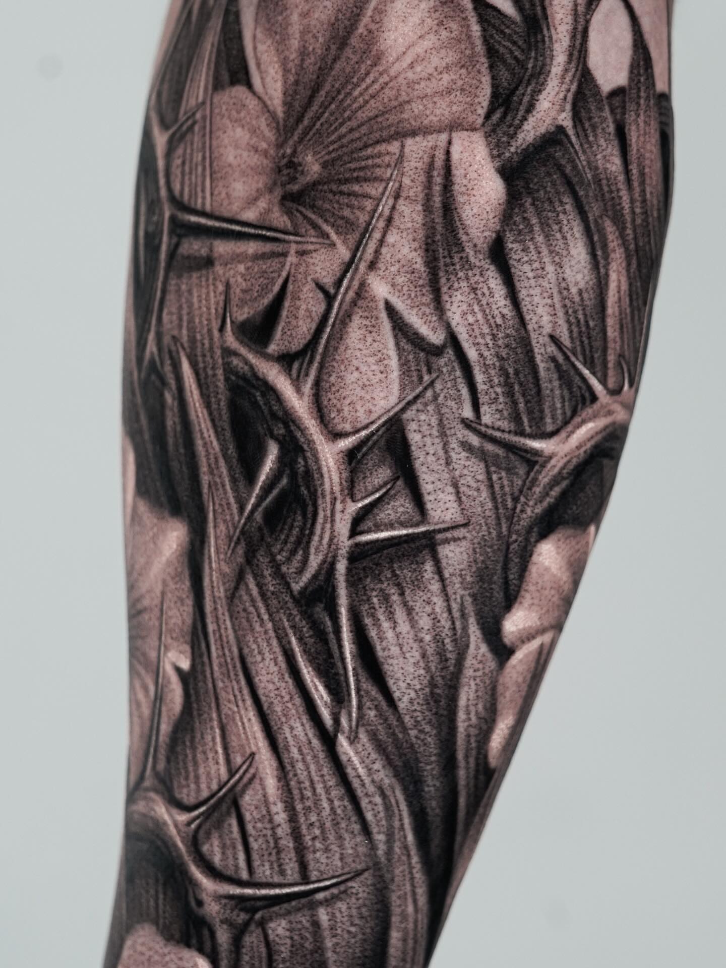 Thorn crown realism tattoo on the forearm by Enrique Martinez