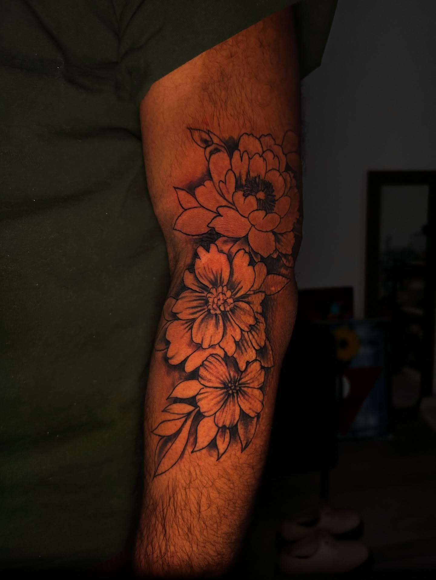 Flowers black and grey tattoo on the forearm by Porshamonie' THE Tattoo ARTIST