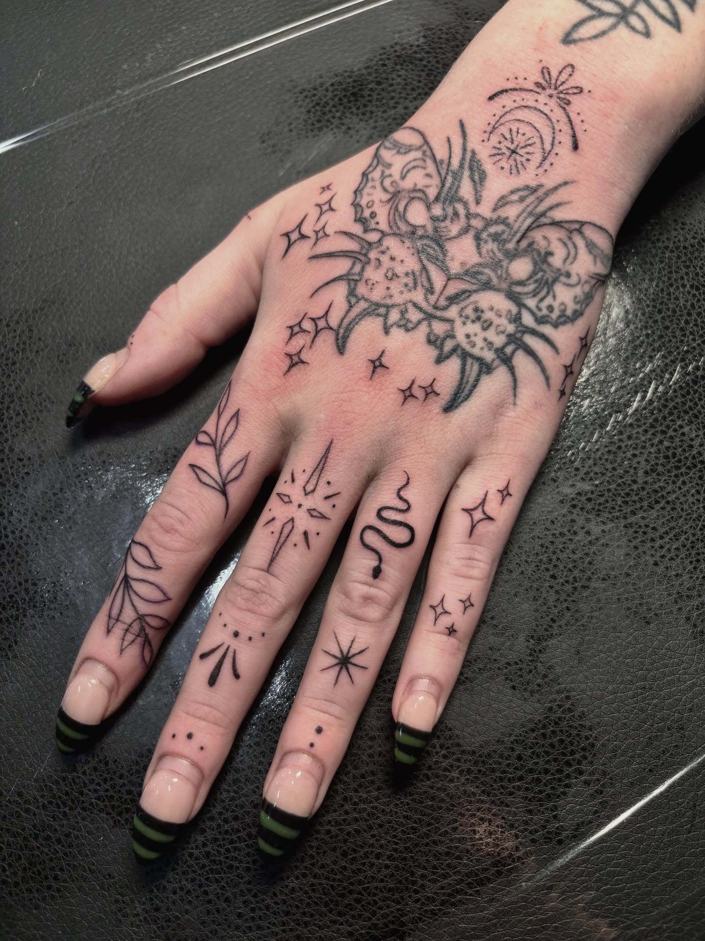 Crab and stars black and grey tattoo on the hand by Sage Ray ♡