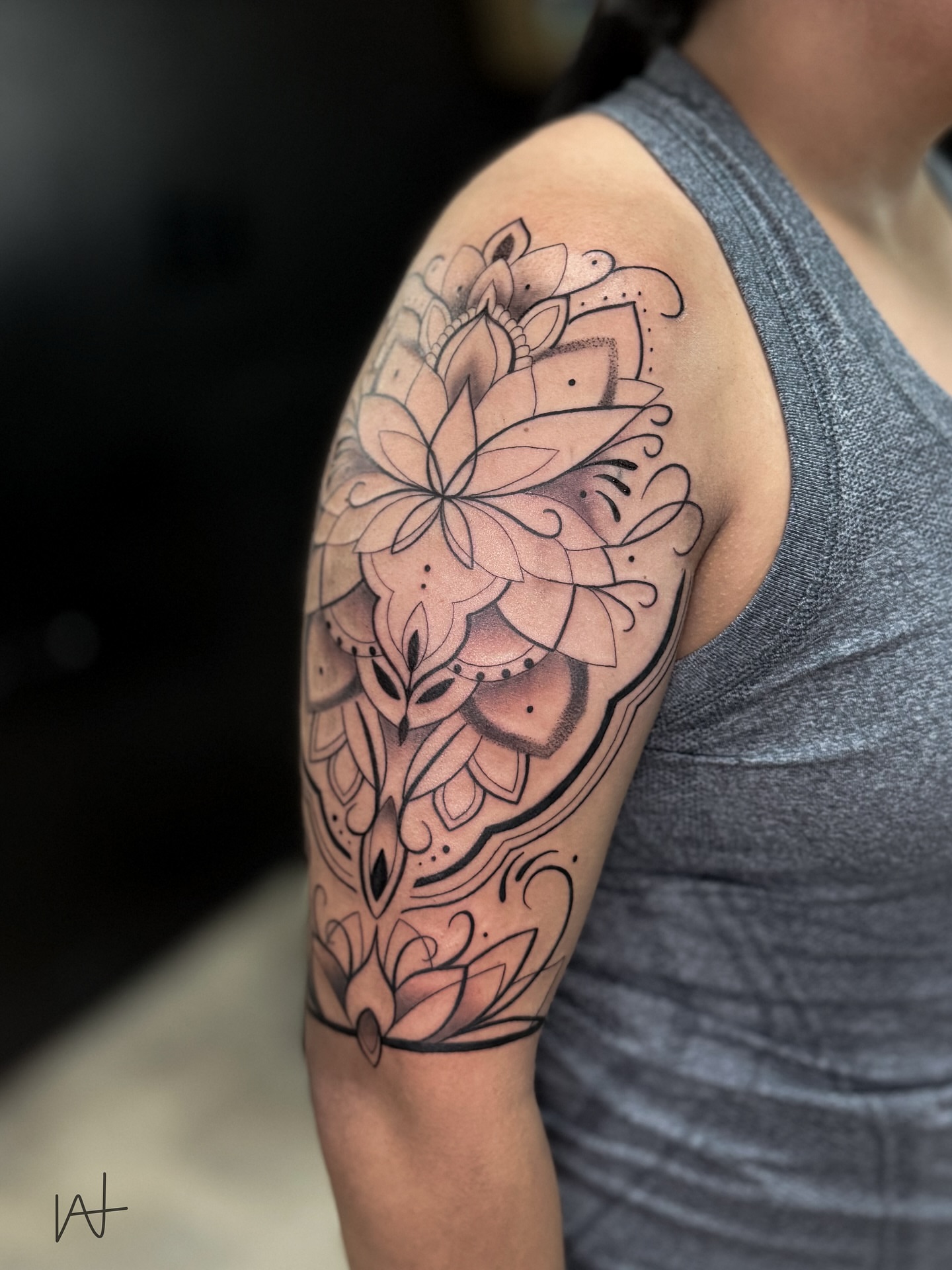 Floral mandala ornamental tattoo on the shoulder by Kat Parmu