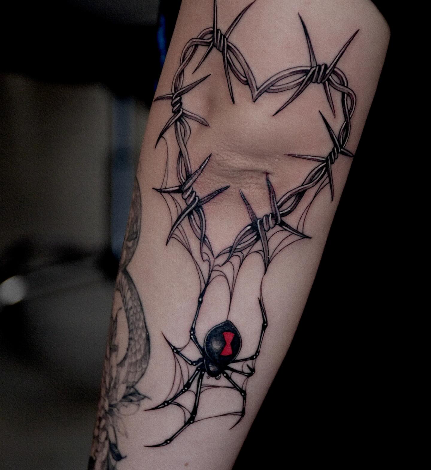 Barbed wire and spider realism tattoo on the forearm by Gary Zhong, Upland, California