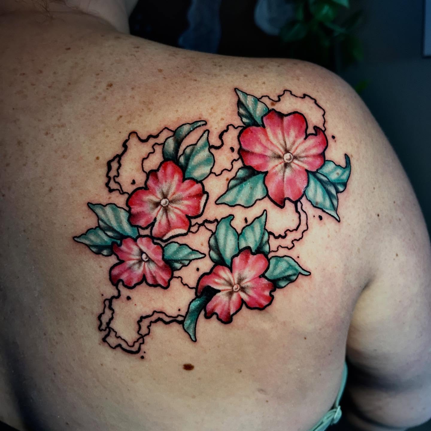 Tattoo by @dani_does_tatts โ new_school