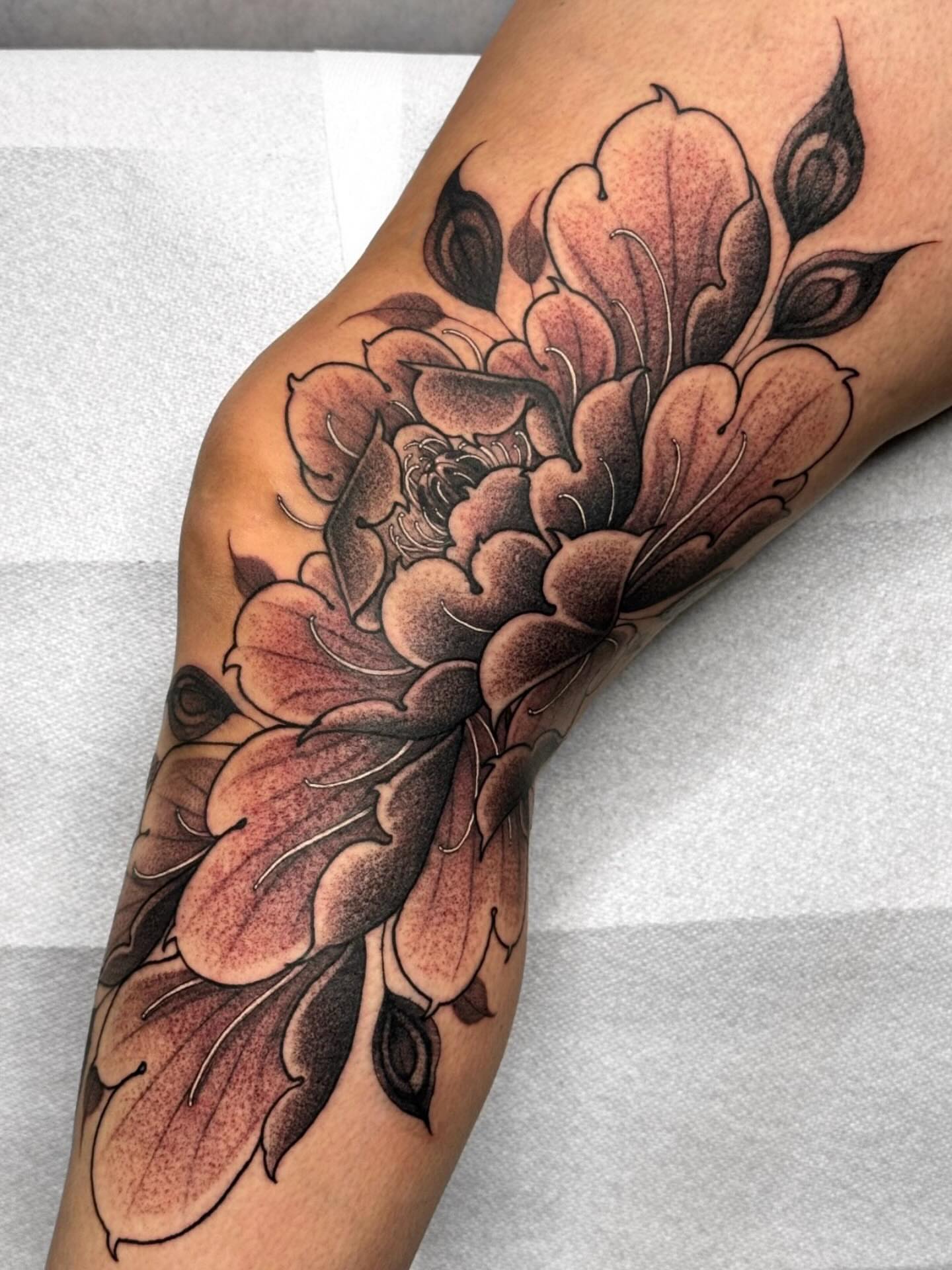 Tattoo by @kaylacancion — black_and_grey