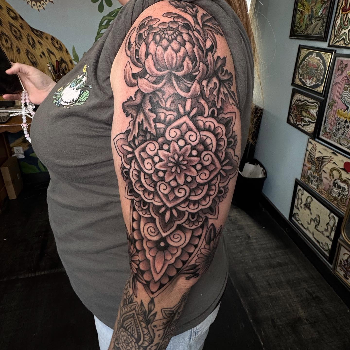 Tattoo by @medea.tattooer β black_and_grey, geometric