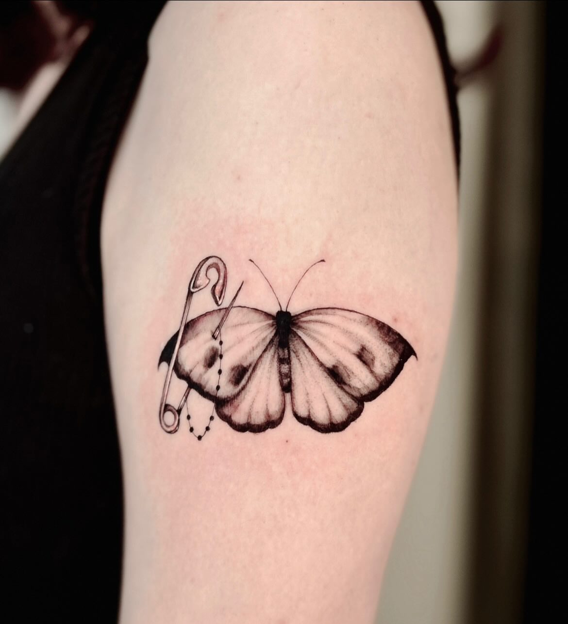 Tattoo by @pixisoda โ black_and_grey