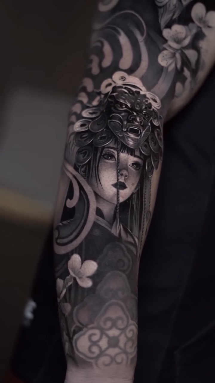 Tattoo by @saranieto_ — japanese_irezumi, black_and_grey