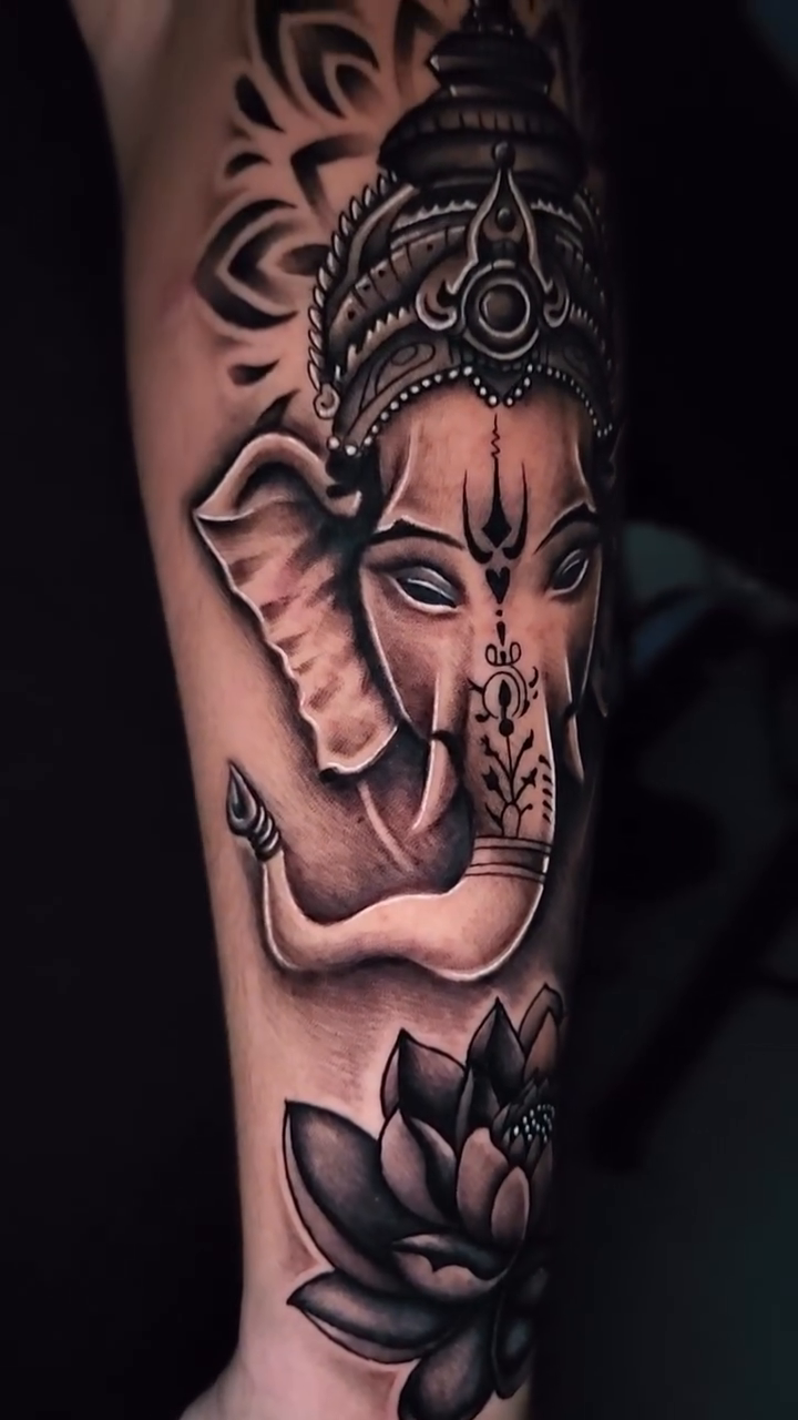 Tattoo by @dannyhtx_tattoos — black_and_grey, realism