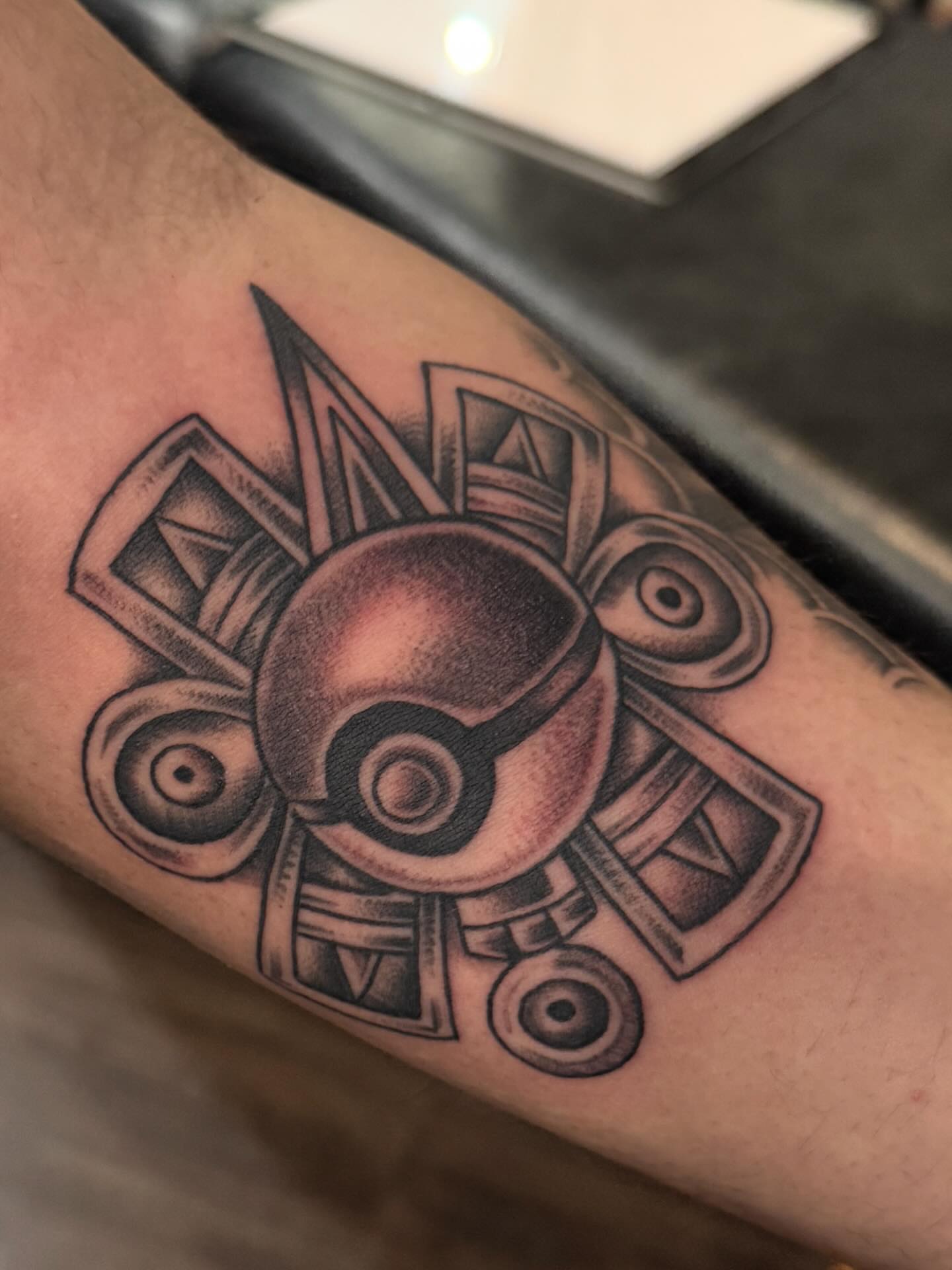 Tattoo by @plata3rl — black_and_grey