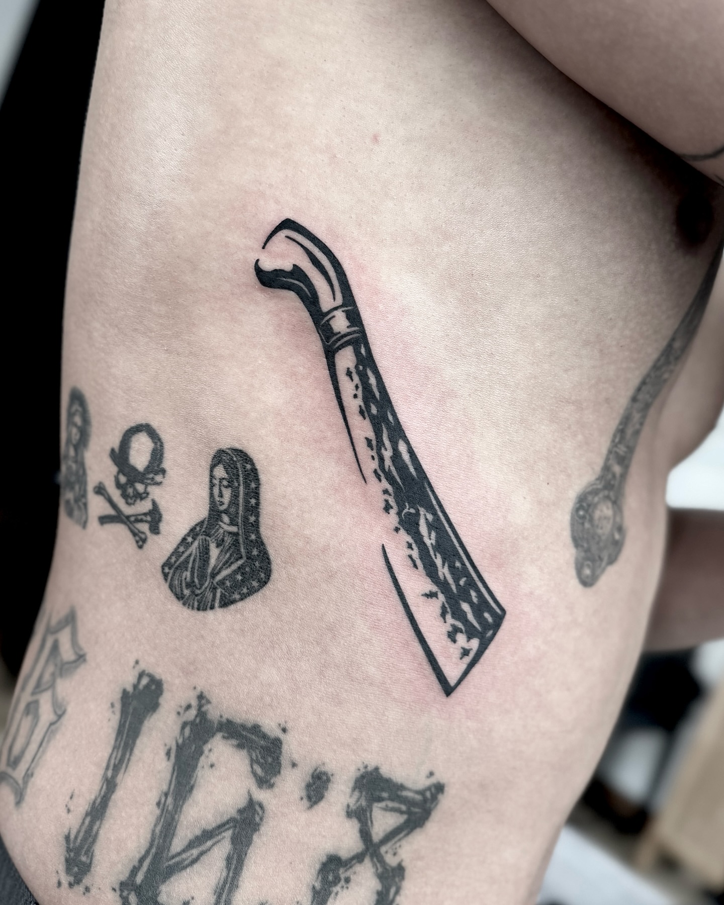 Tattoo by @roniblack_tt — black_and_grey