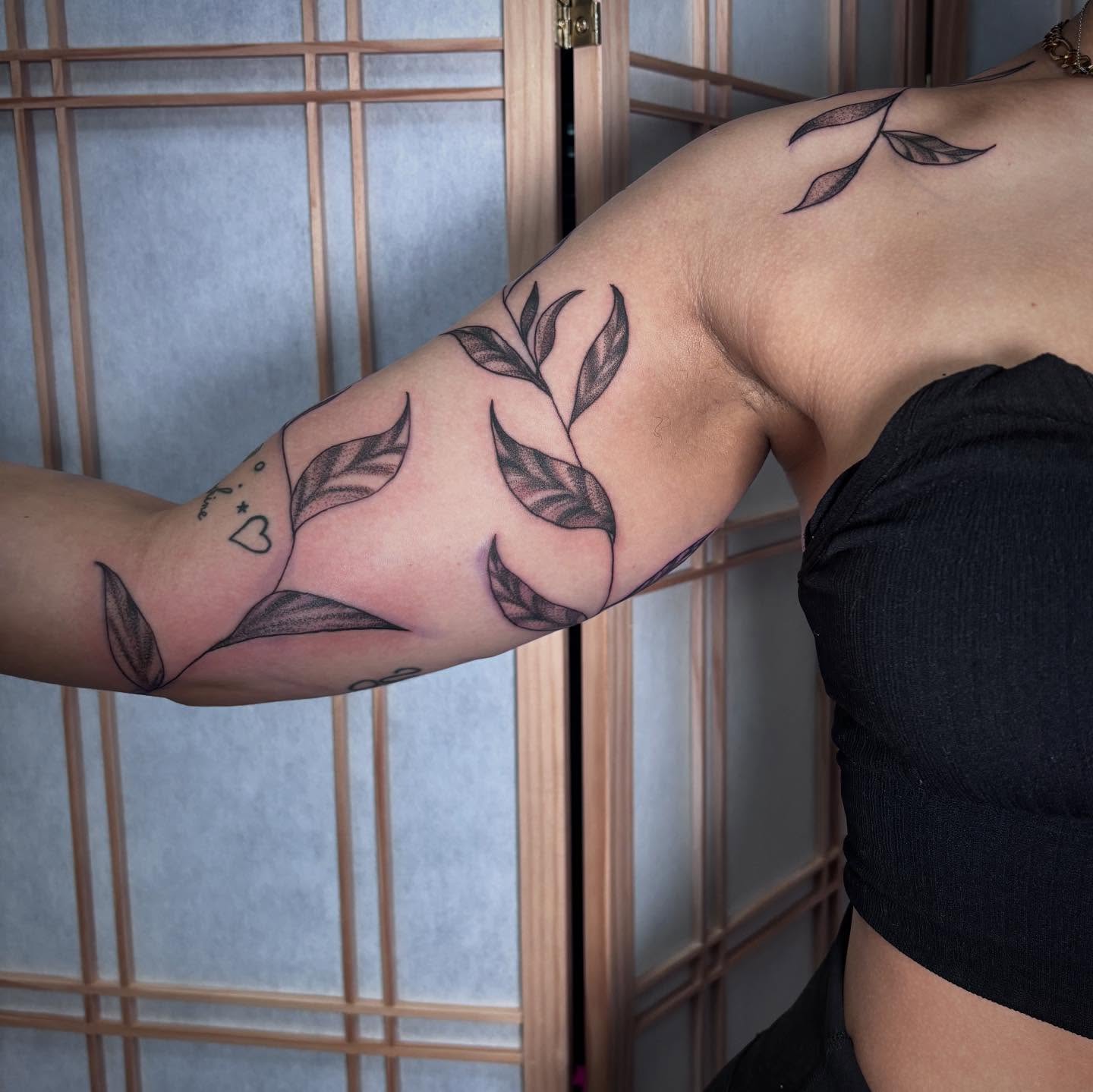 Tattoo by @brieowth — black_and_grey