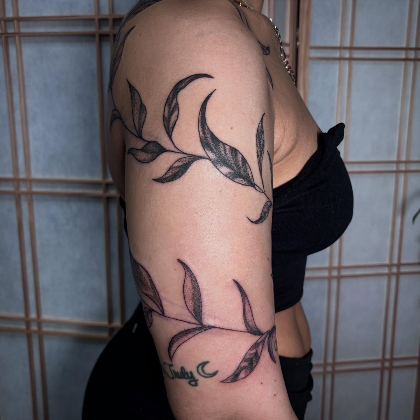 Tattoo by @brieowth — black_and_grey