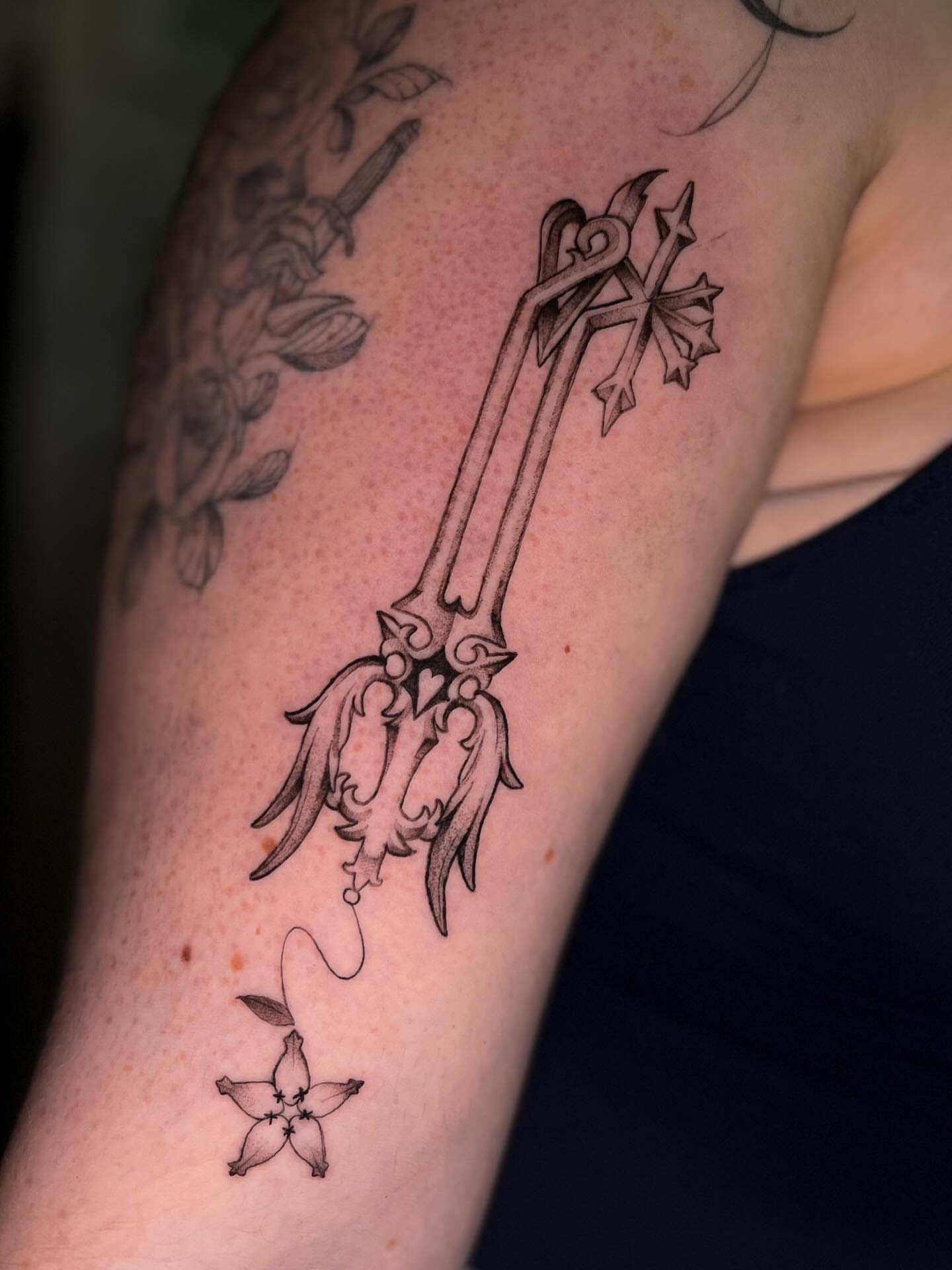 Tattoo by @celynity — black_and_grey