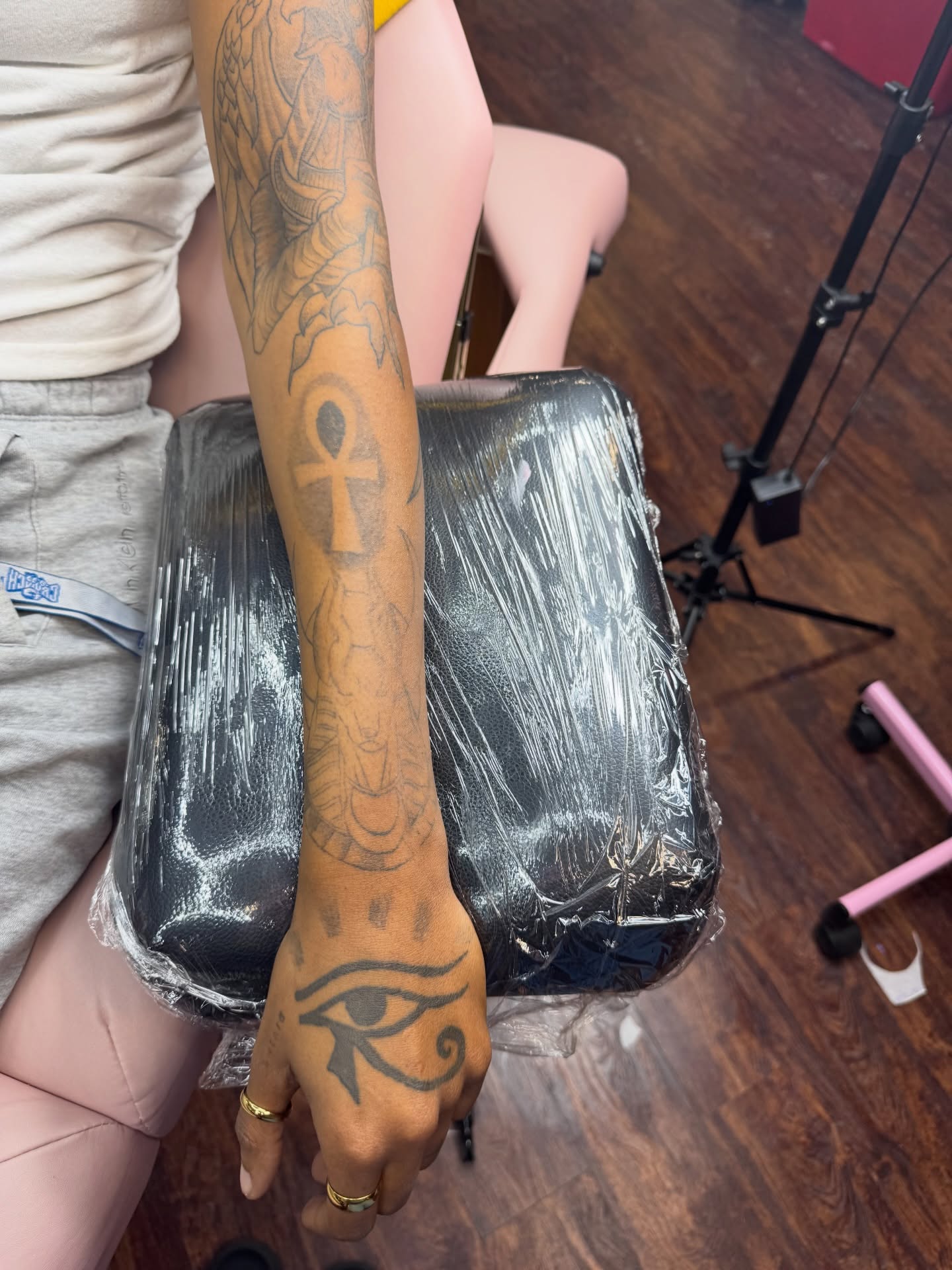Tattoo by @sincerelyinked — black_and_grey