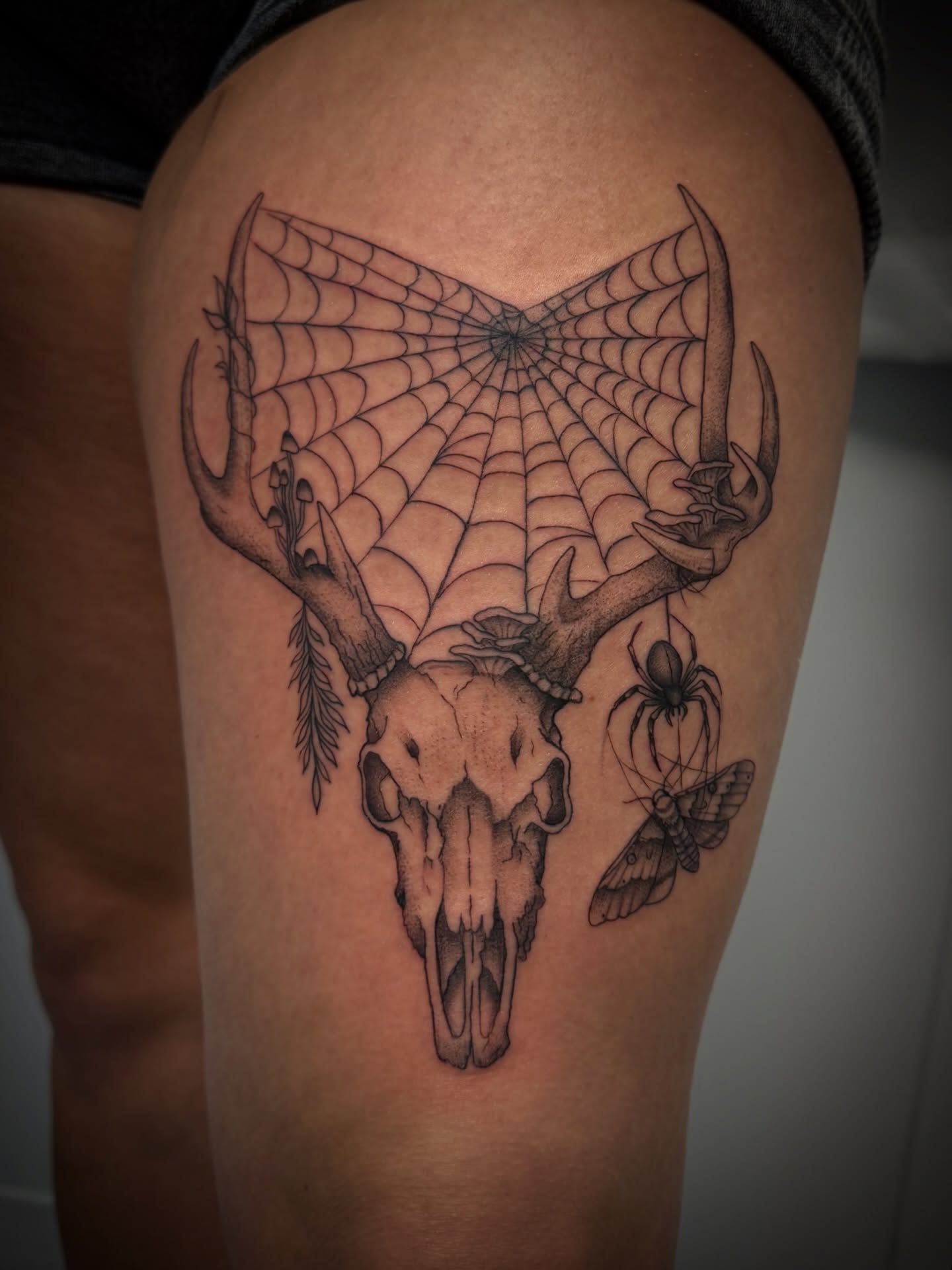 Tattoo by @llanotattooart — black_and_grey, geometric