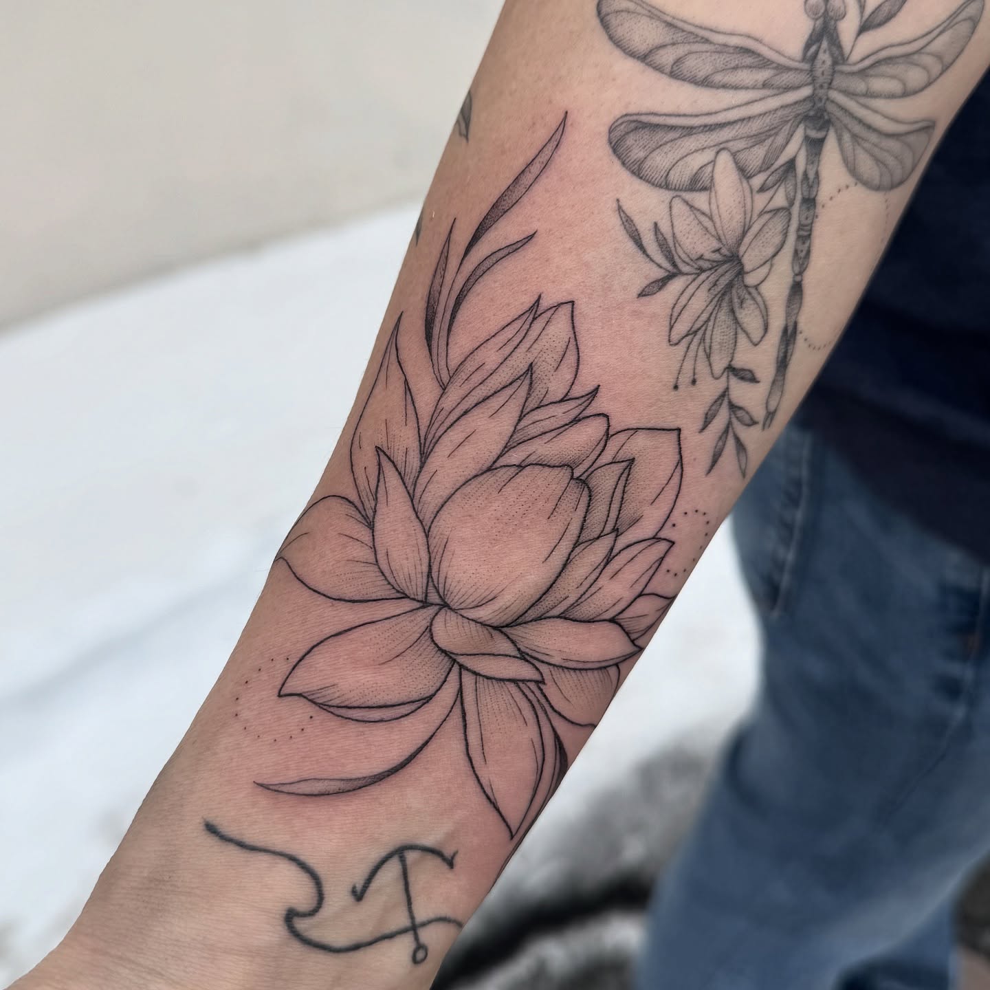 Tattoo by @madisonpaigedavenport — black_and_grey