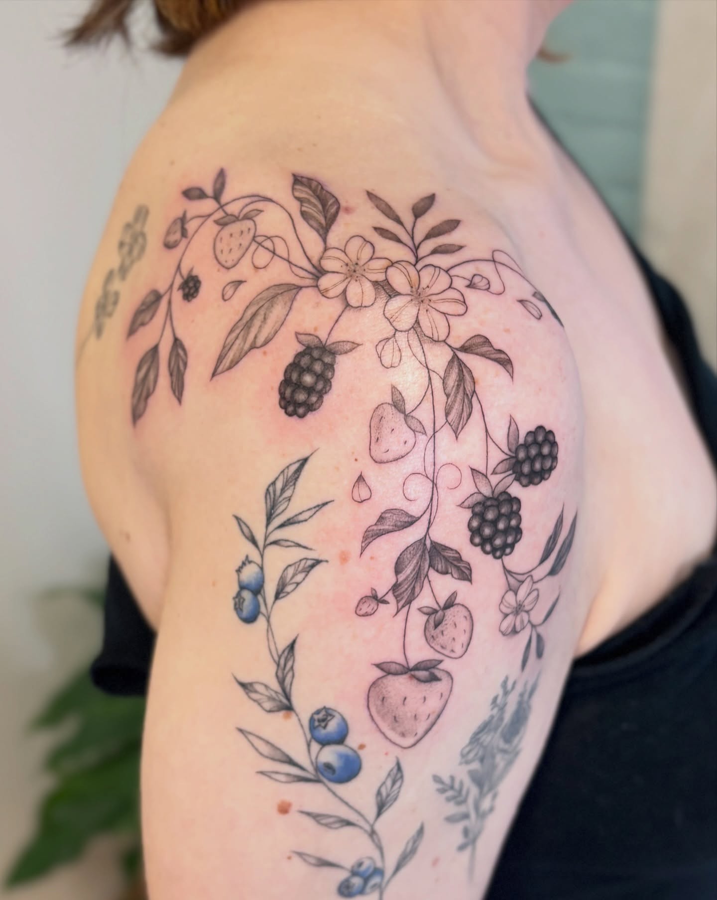 Tattoo by @amp.tattoos — black_and_grey