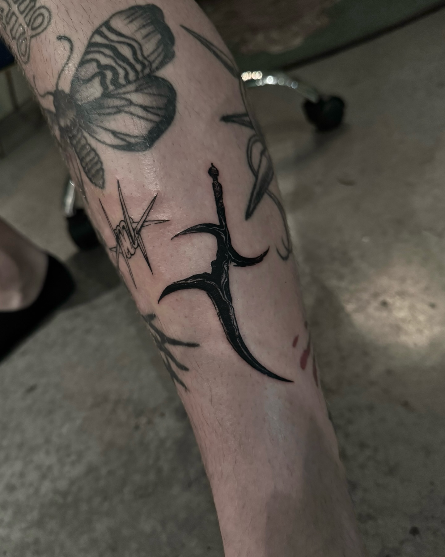 Tattoo by @vamos_tat — black_and_grey