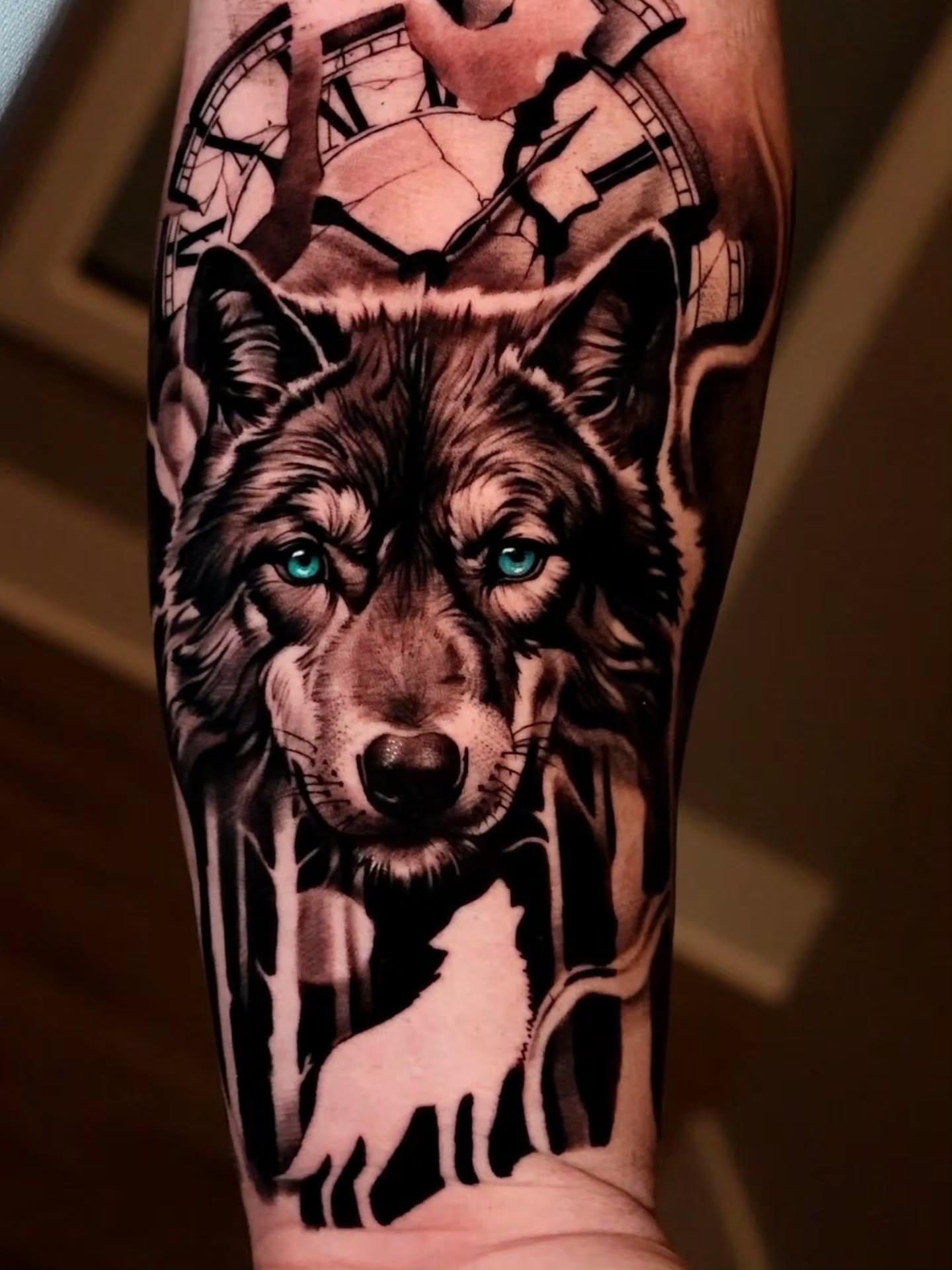 Wolf realism tattoo on the forearm by Jesus Bravo