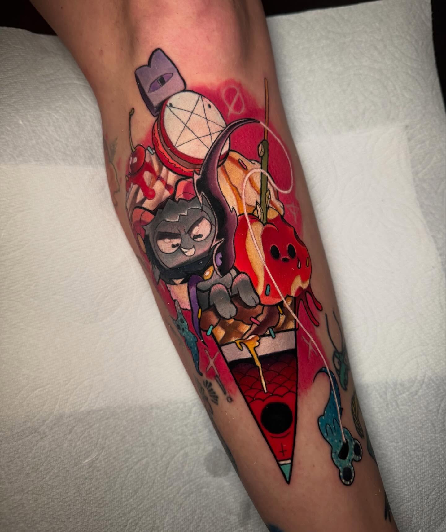 Character with apple American traditional tattoo on the forearm by Kenneth Ruiz