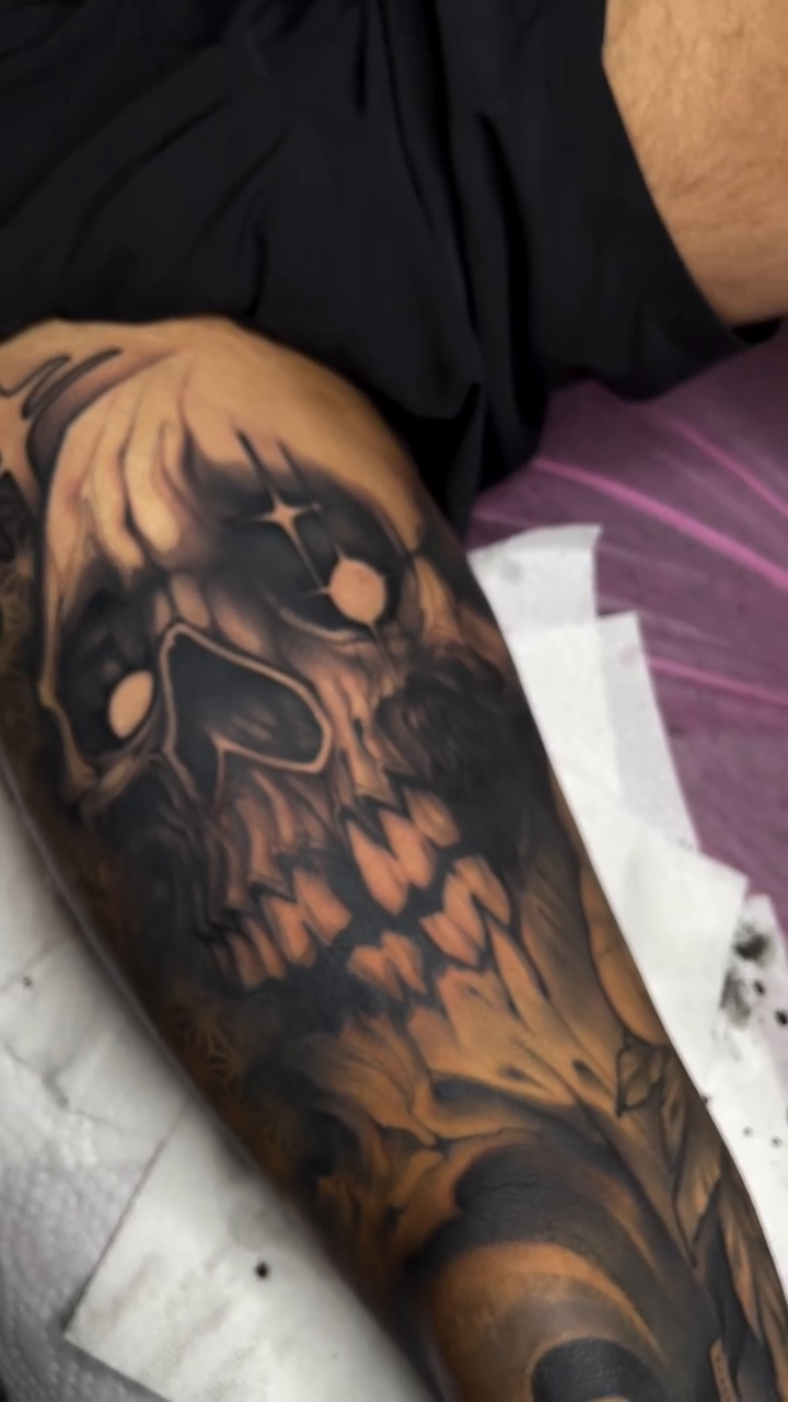 Tattoo by @cecimeseed — realism, black_and_grey