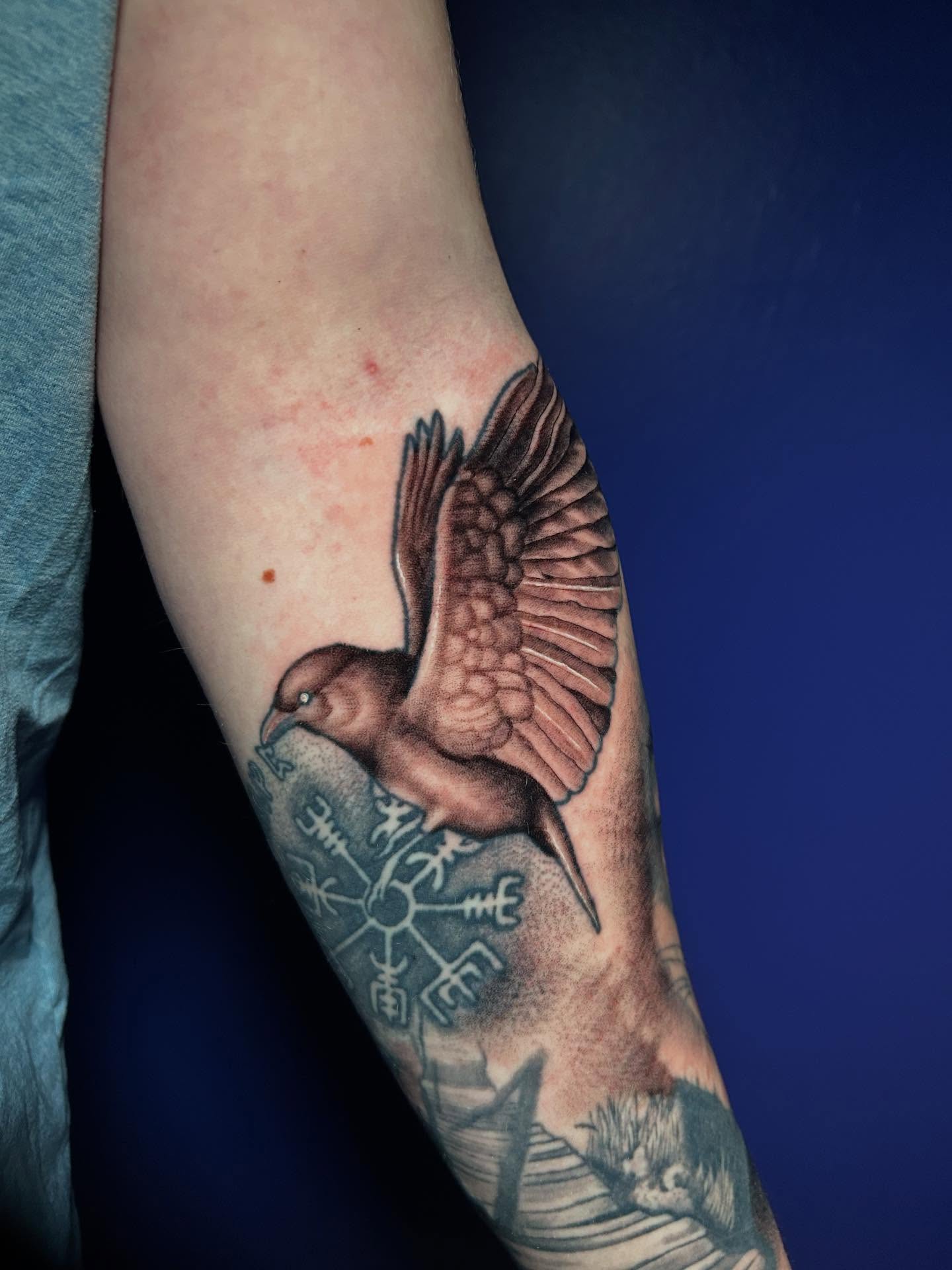 Tattoo by @dani_does_tatts โ realism