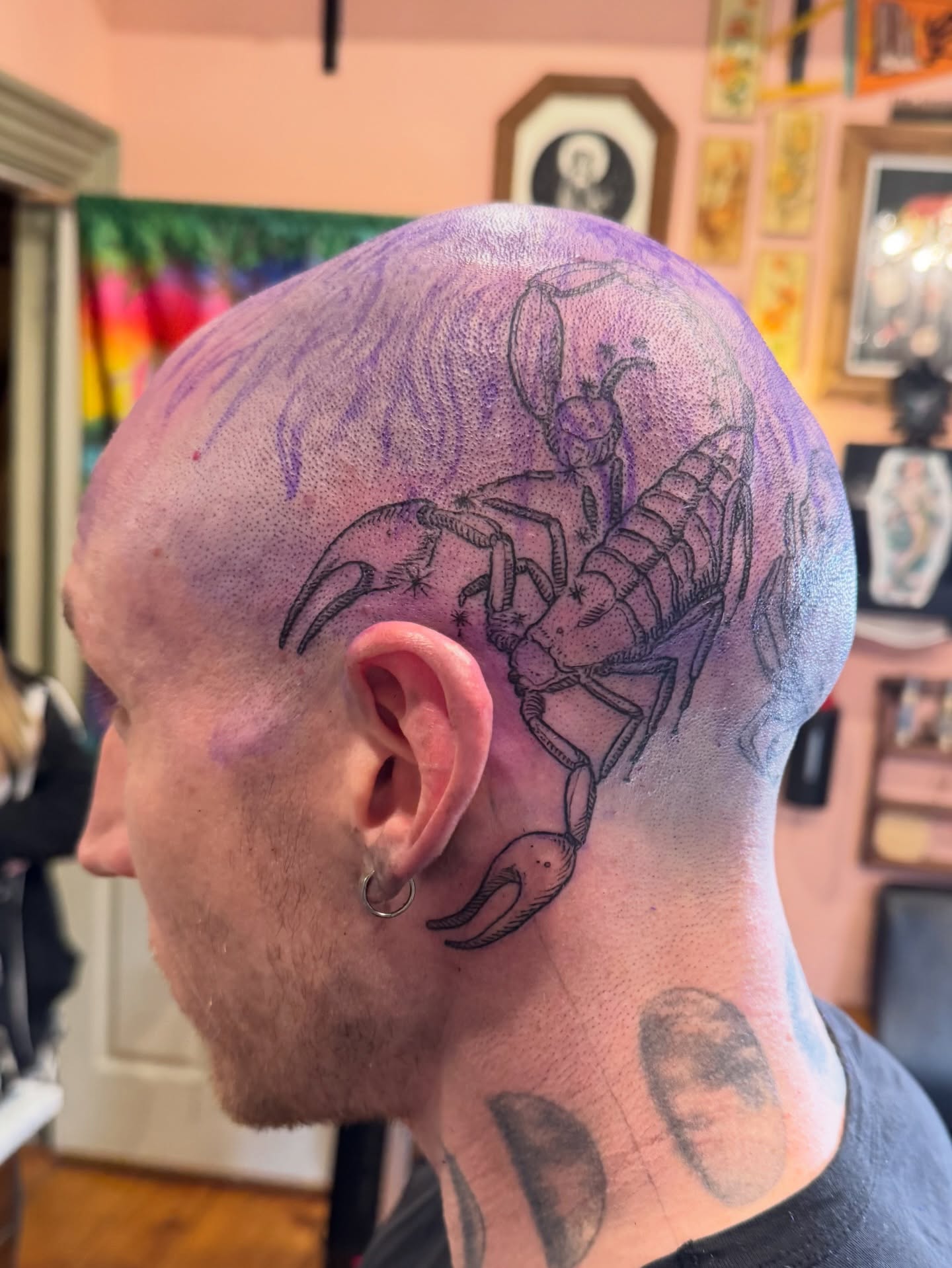 Scorpion realism tattoo on the head by Rebeka Chase [Sobodacha]