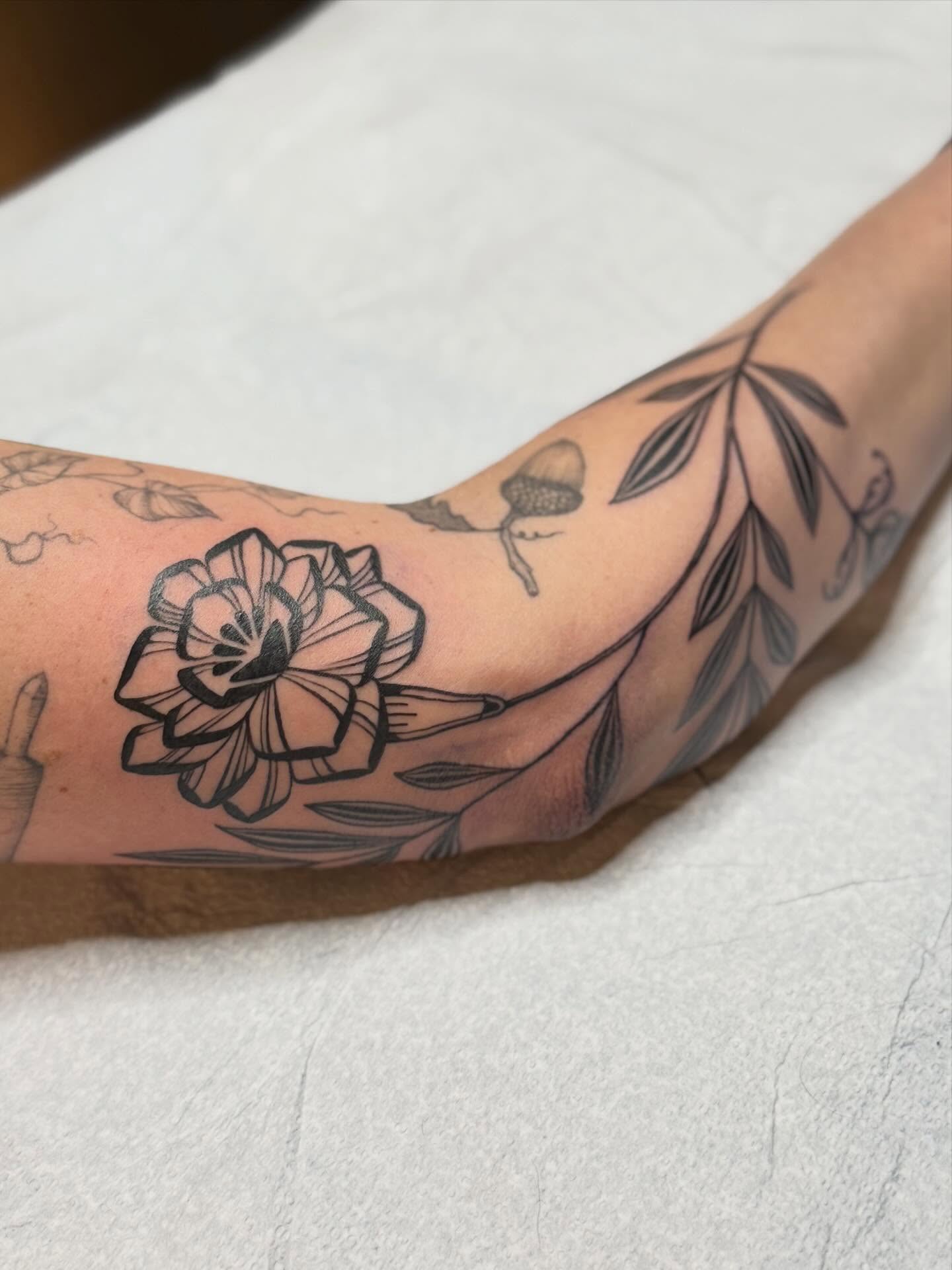 Tattoo by @zoeloutattoo — black_and_grey