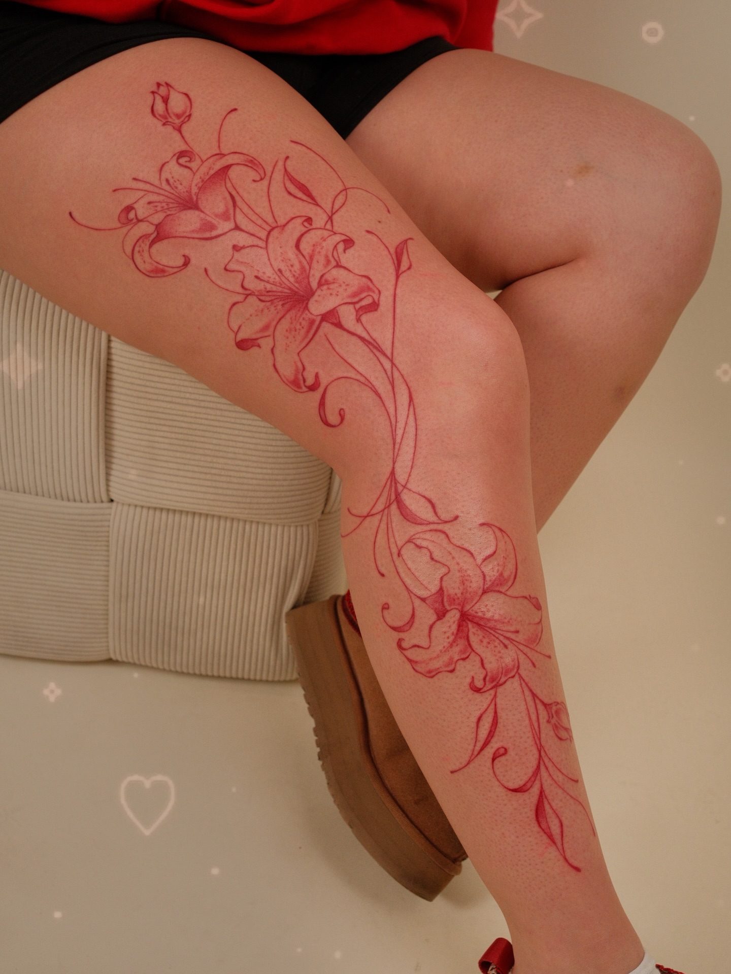 Lily fine line tattoo on the thigh by ââŪ. Ý ðķðð―ððð âðĶđËâ seattle tattoo artist, Seattle, Washington