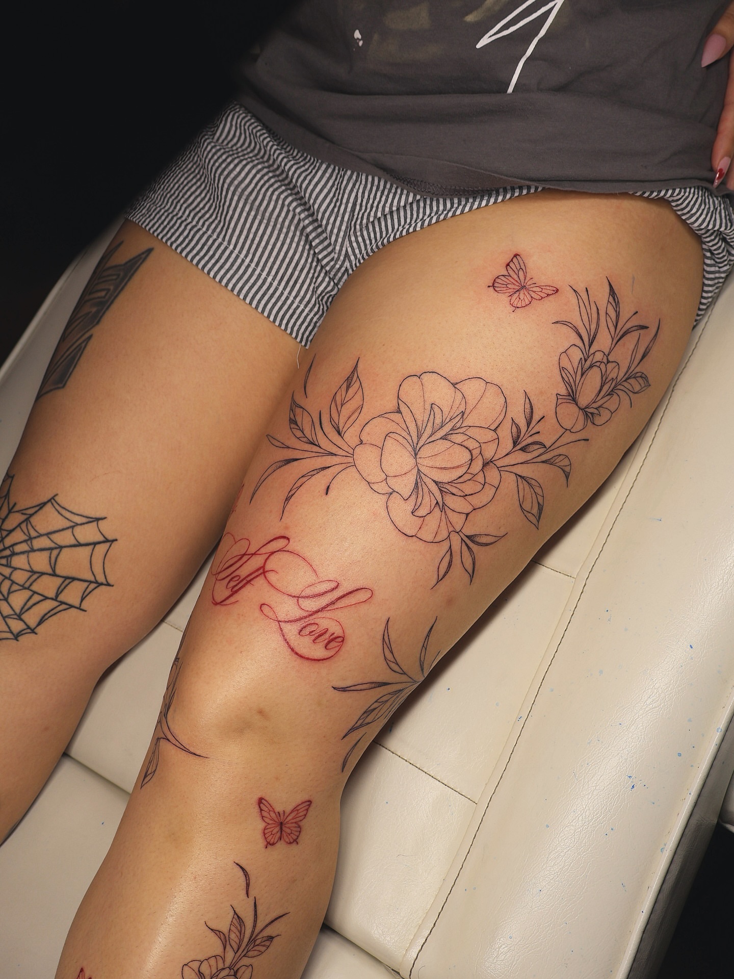 Tattoo by @divinebeautybarbyaly — neo_traditional, ornamental