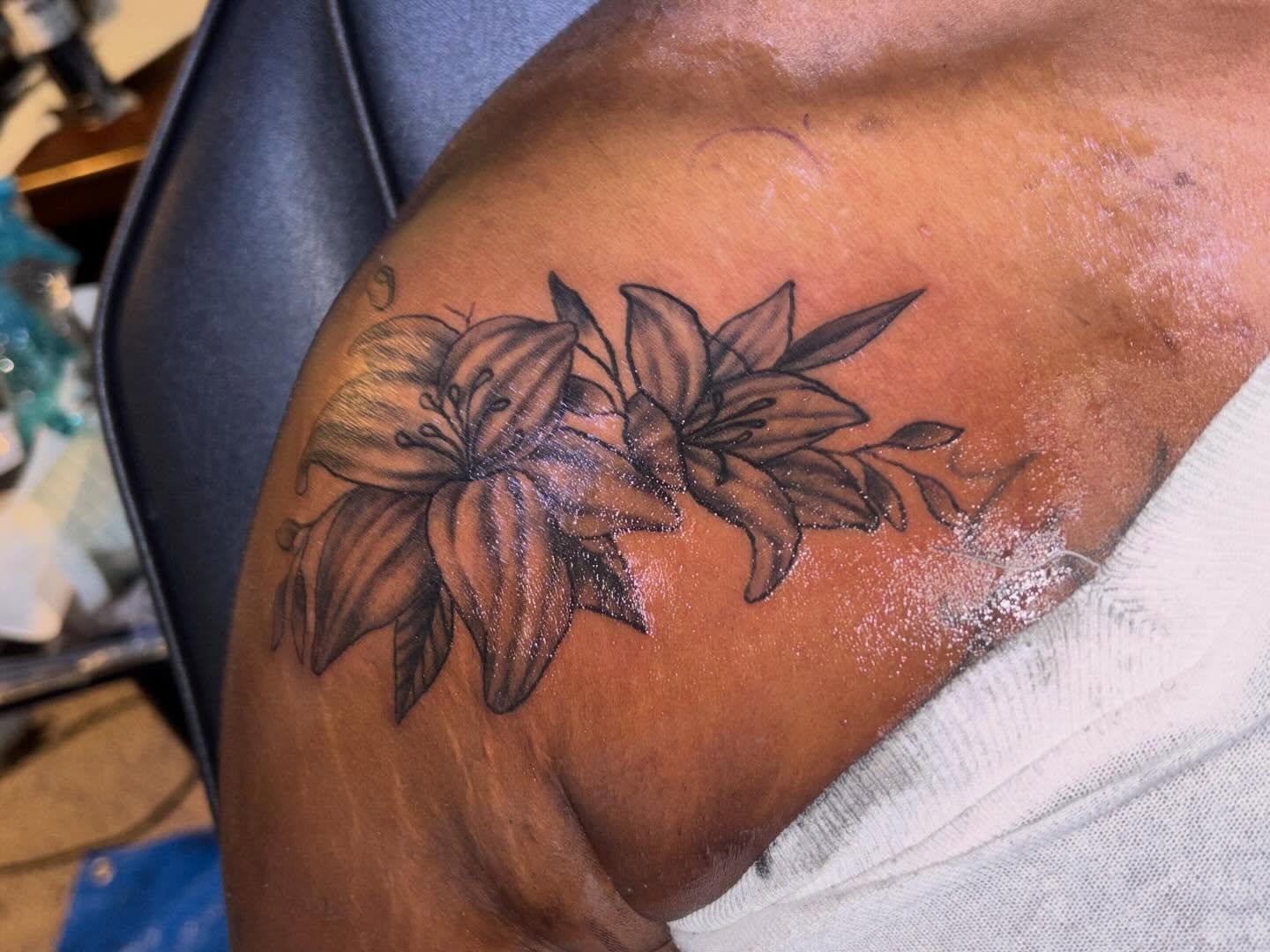 Tattoo by @richmetre_ — black_and_grey