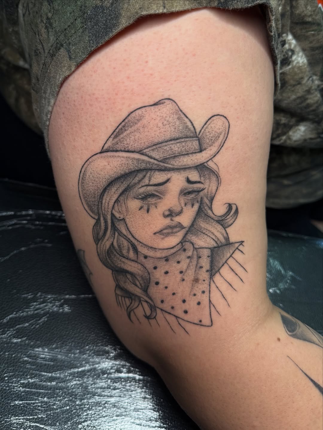 Tattoo by @tatsxval — black_and_grey, fine_line