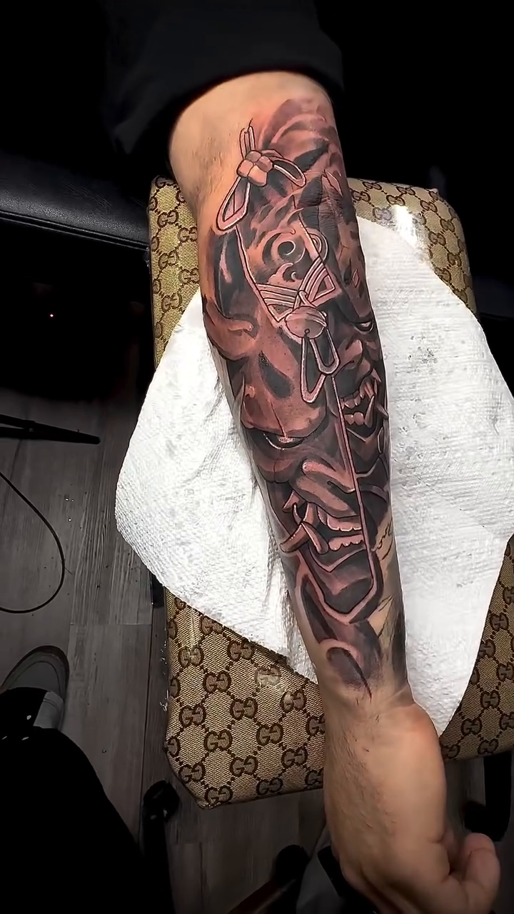 Tattoo by @jettskii_jitt_ β realism, black_and_grey