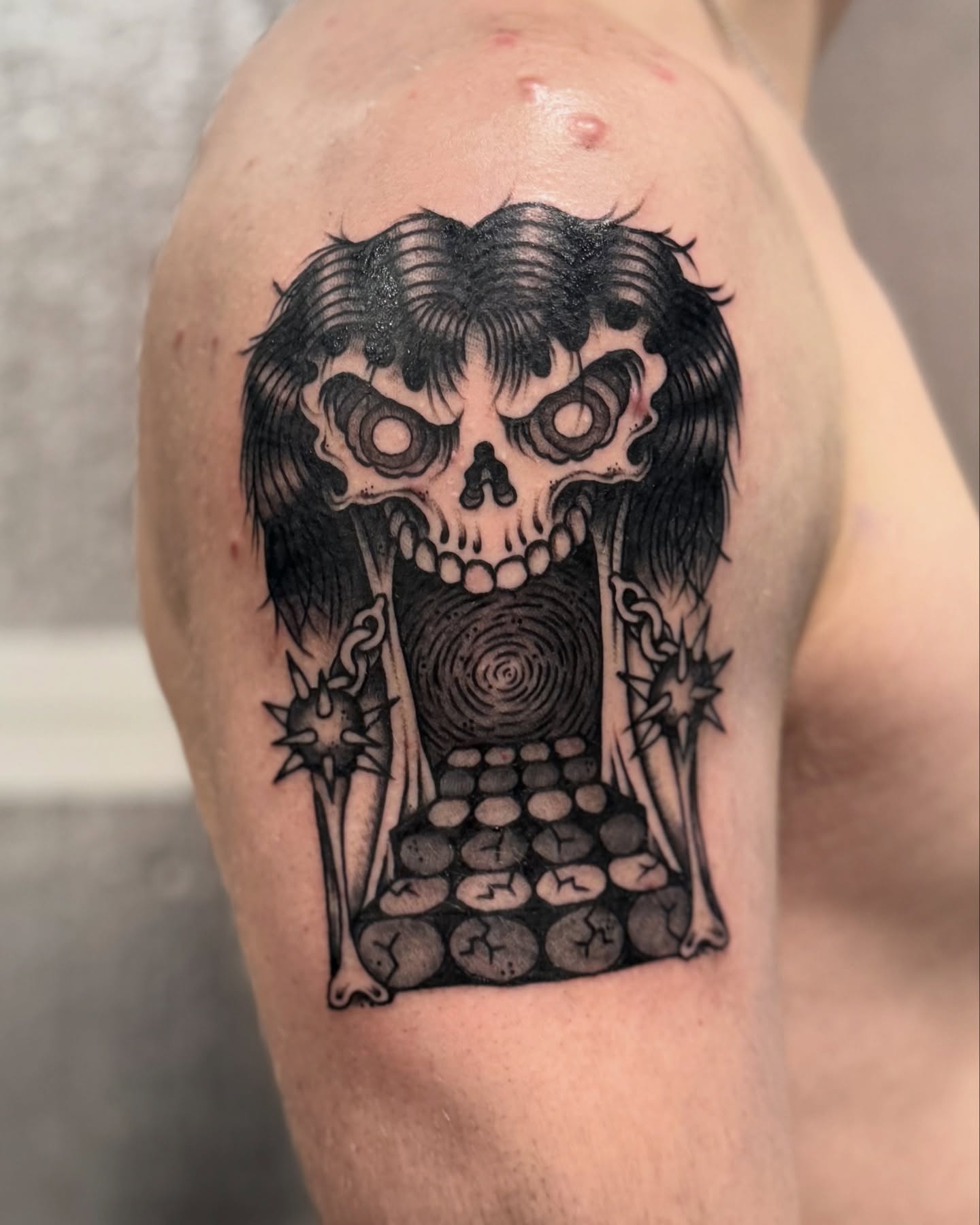 Tattoo by @lilcenzo — black_and_grey