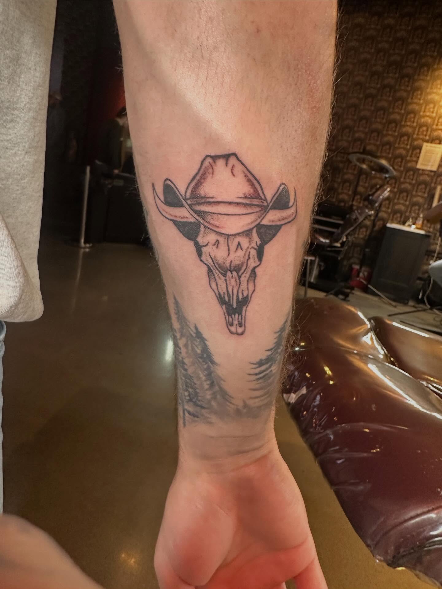 Tattoo by @poppacoppa — black_and_grey