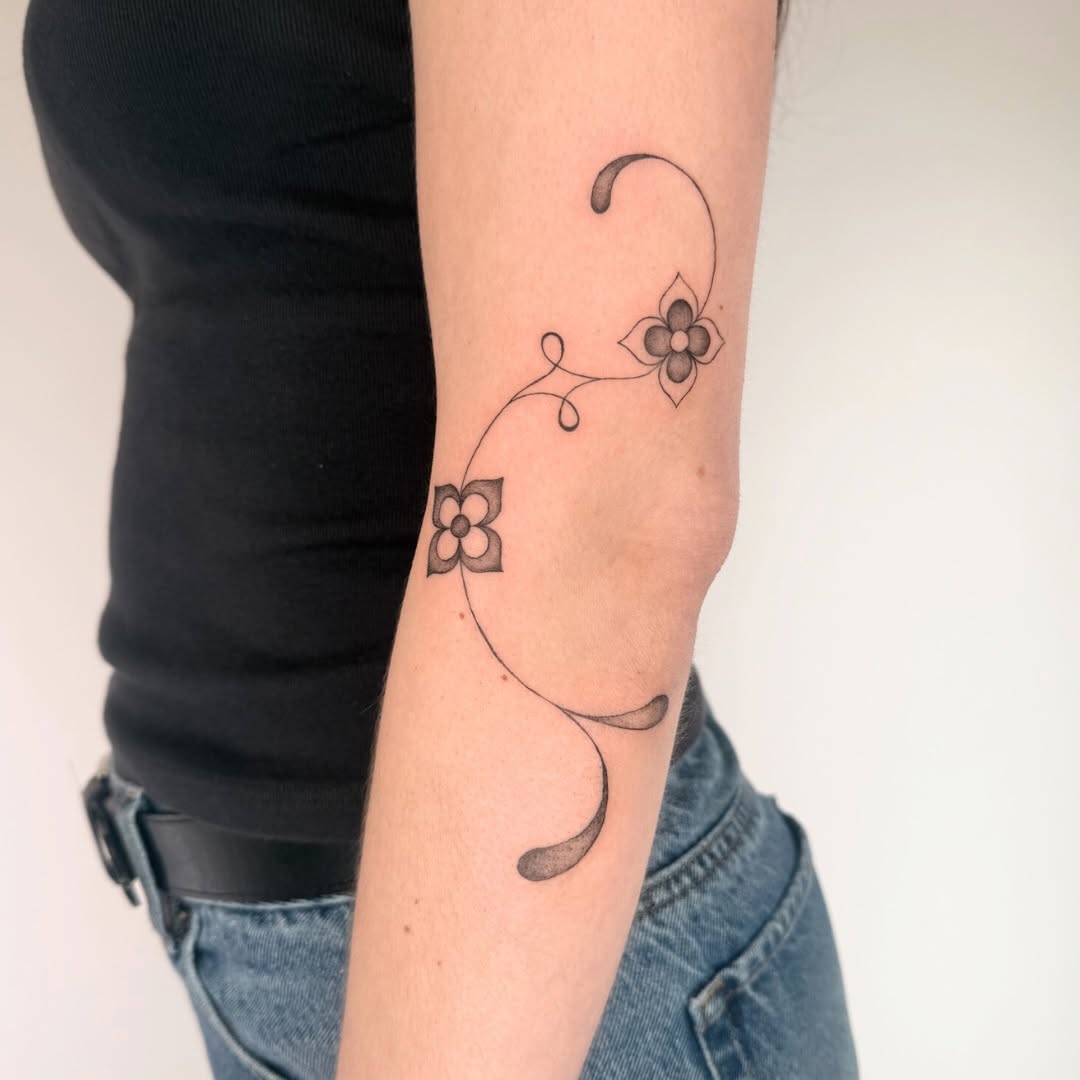 Tattoo by @leahramosink — fine_line, ornamental