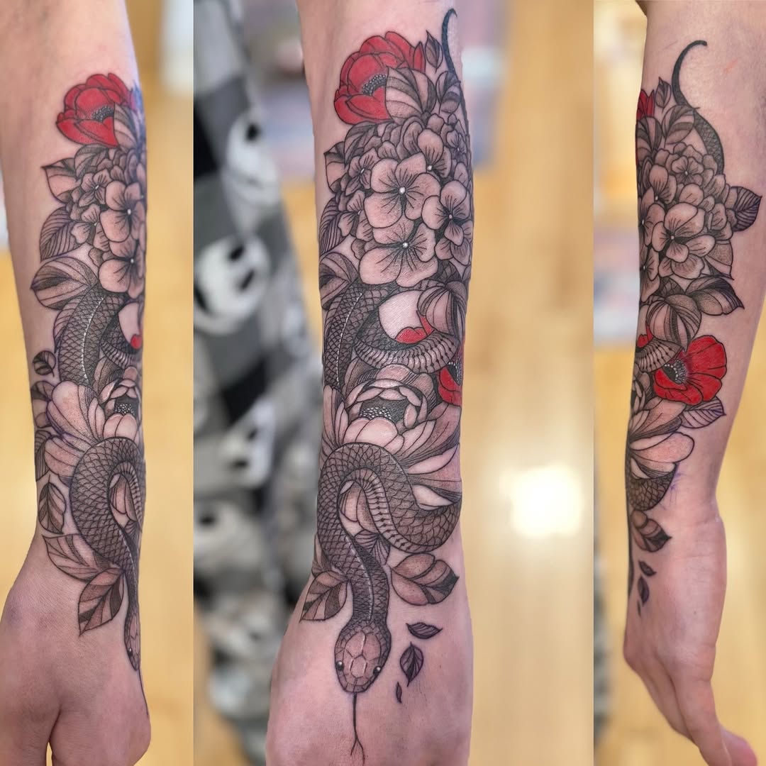 Tattoo by @tinyghosttattoo — black_and_grey, realism