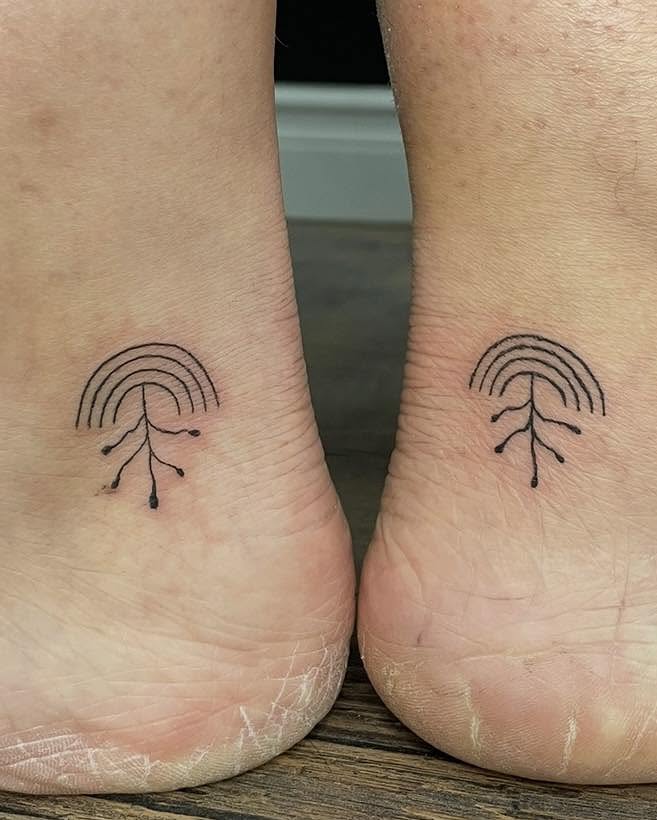 Tattoo by @myl.valois_tattoo — minimalist