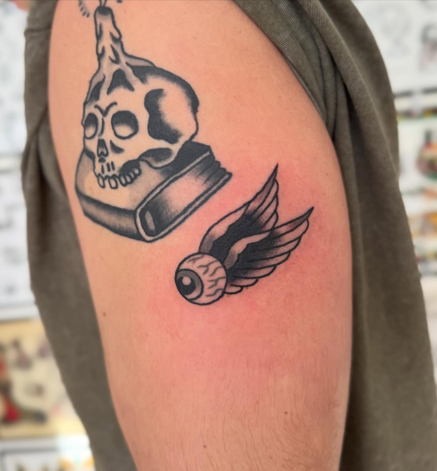 Tattoo by @elleyax — black_and_grey